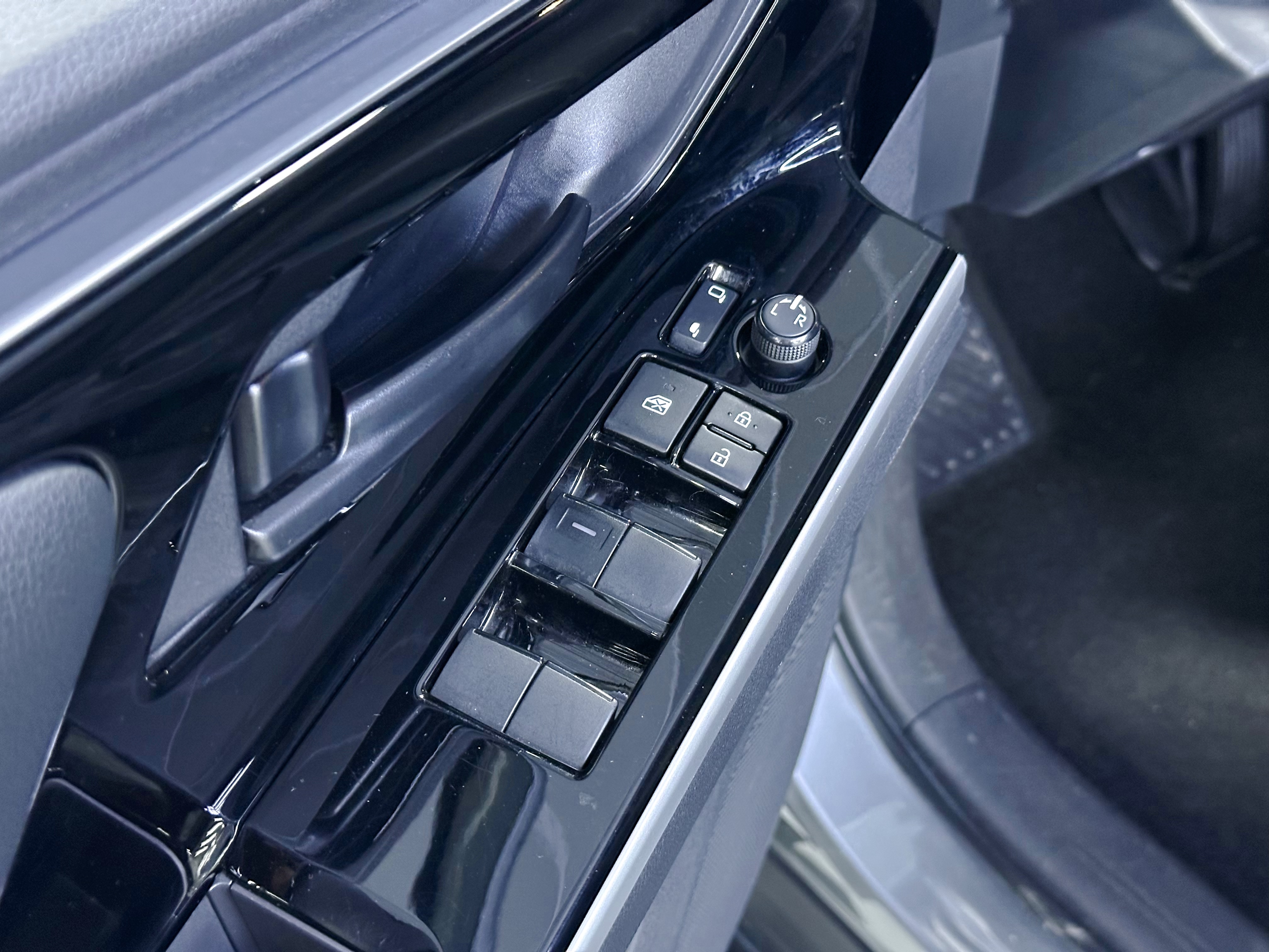 Toyota bZ4X 2023 immagine di auto #25