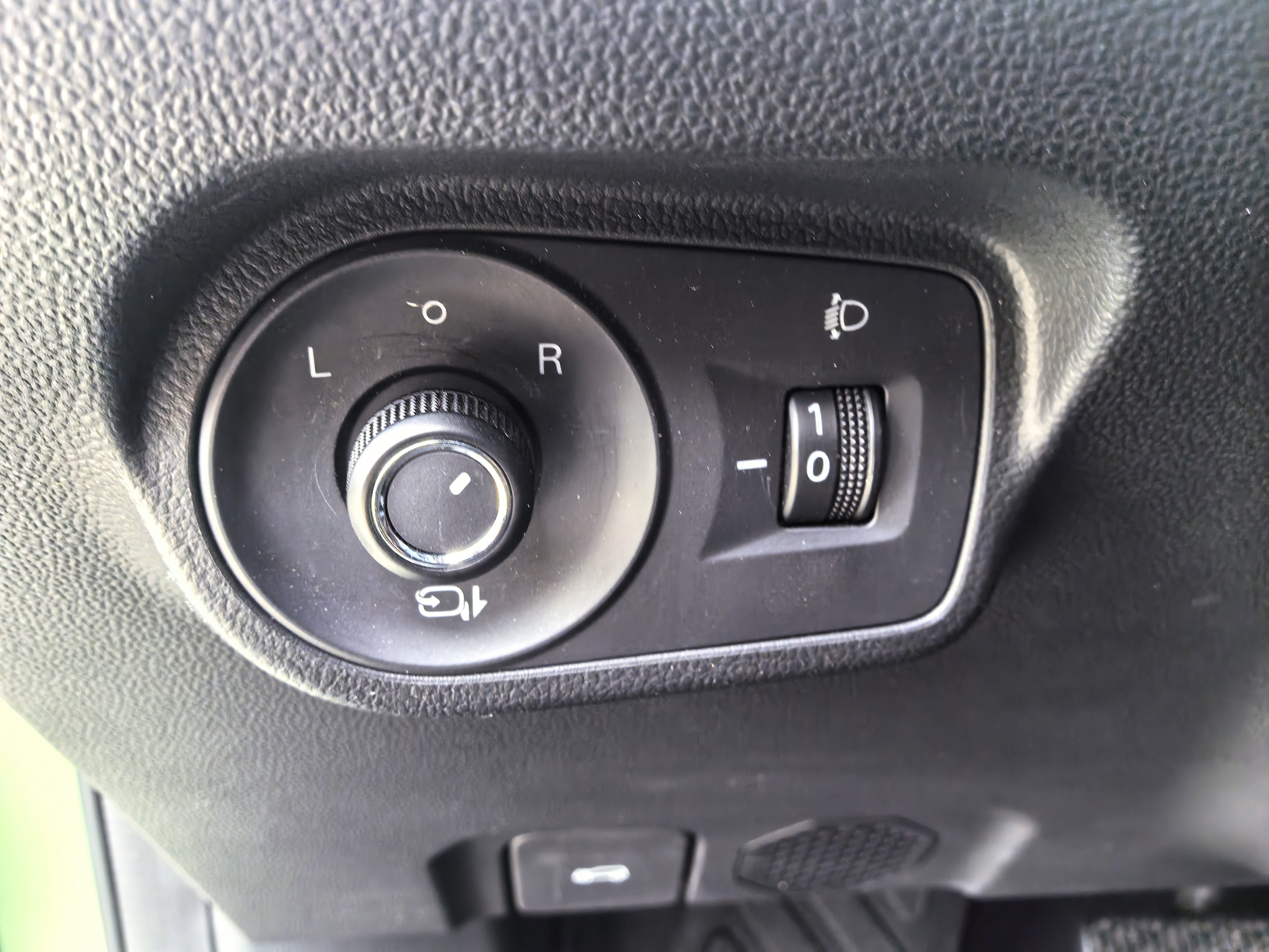 MG 4 EV 2022 #25 MG 4 EV 2022 car image #25