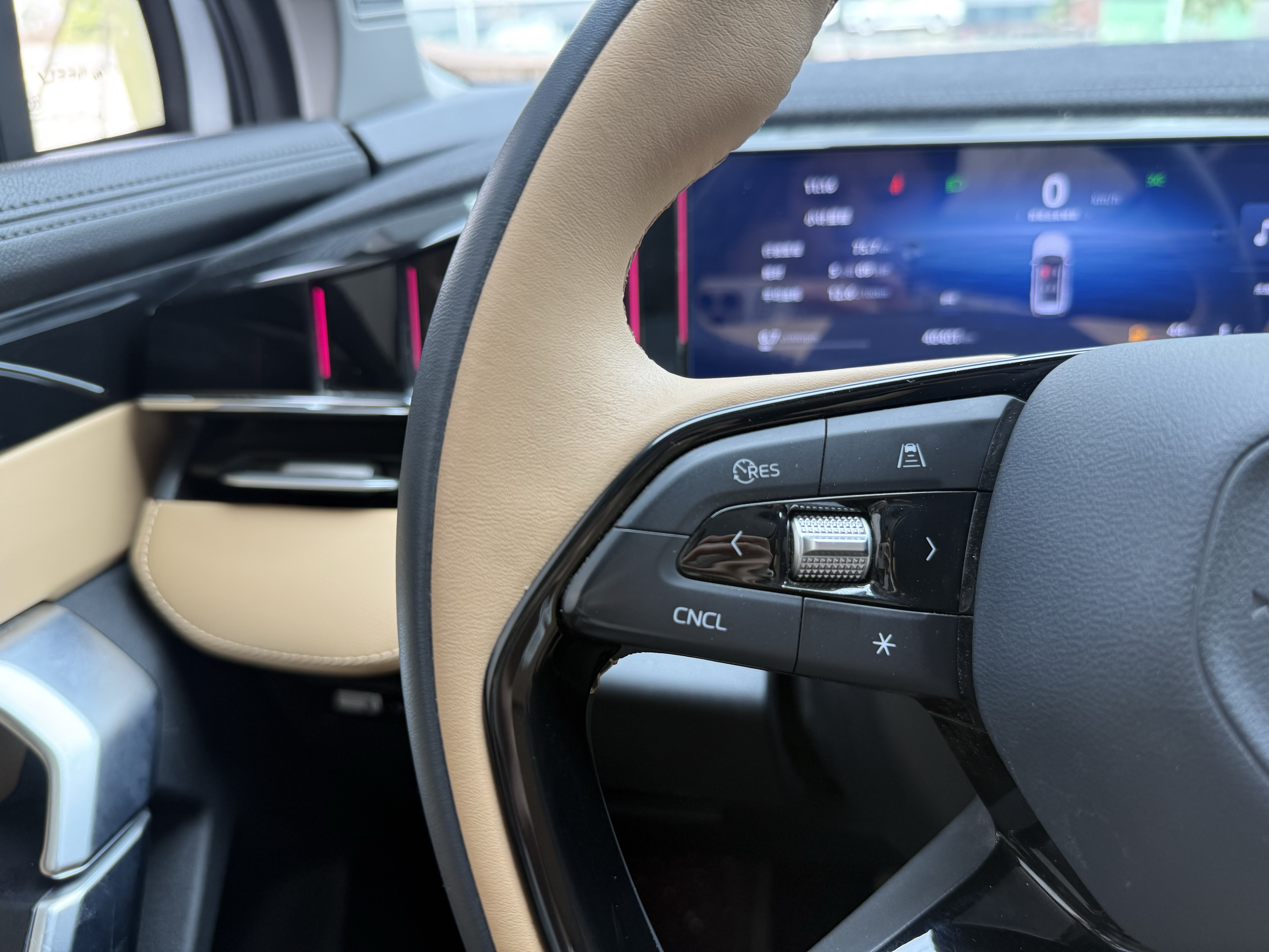 GEELY Boyue L 2023 car image #25