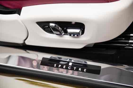 Rolls-Royce Spectre 2025 immagine di auto #25