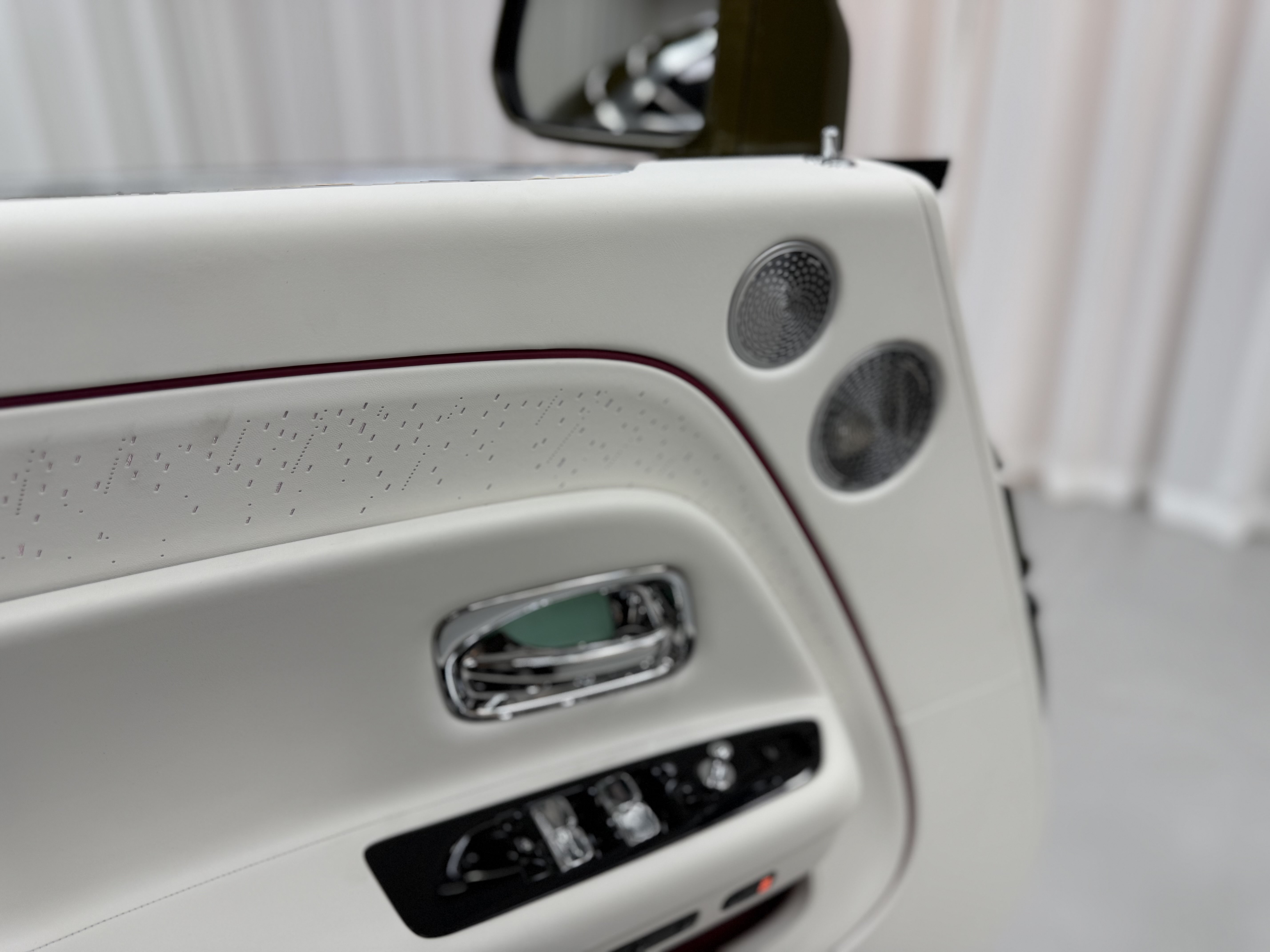 劳斯莱斯 闪灵 2025 汽车图片 #25