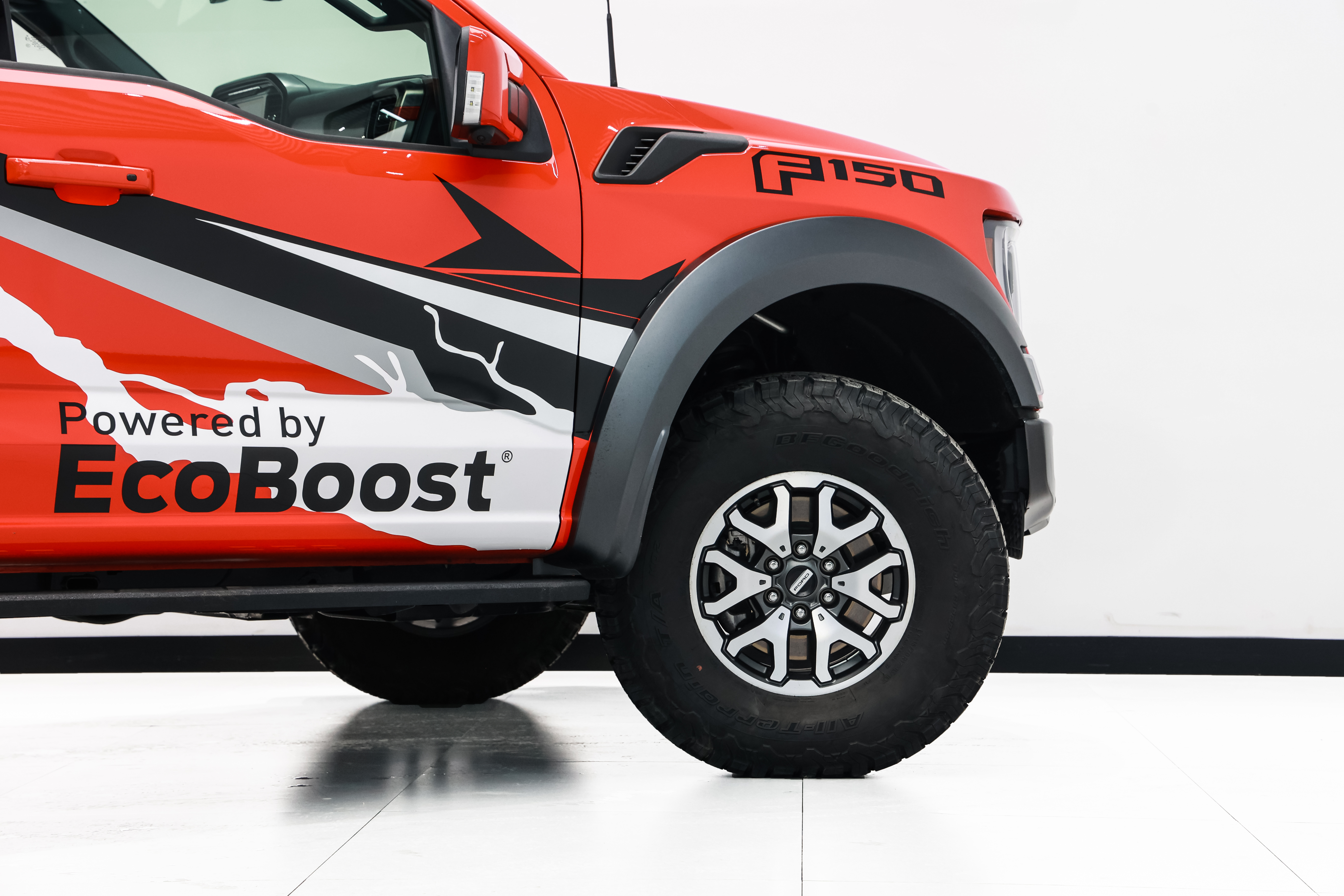 Ford F-150 Raptor 2023 car image #25