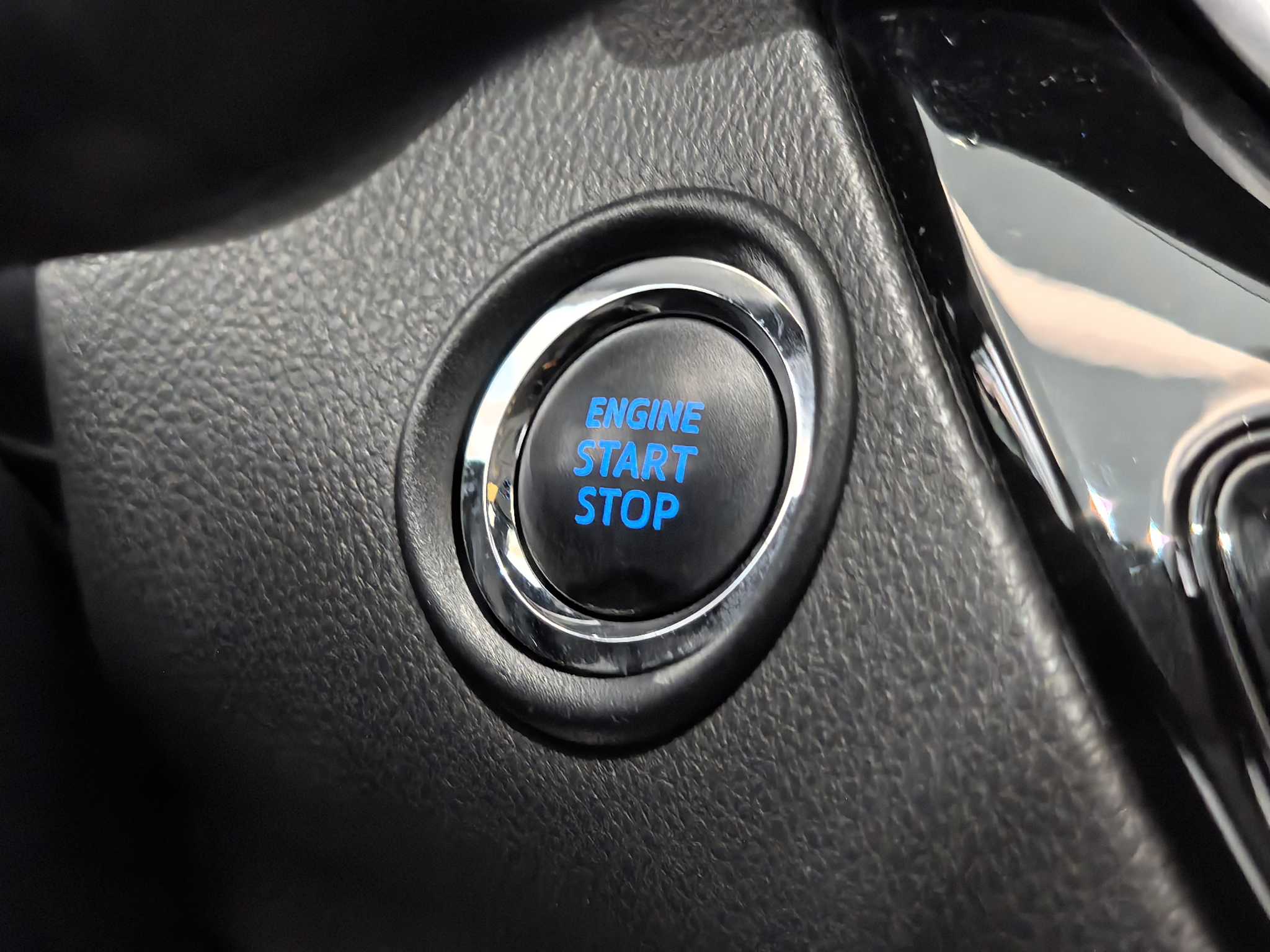 Toyota C-HR 2023 car image #25