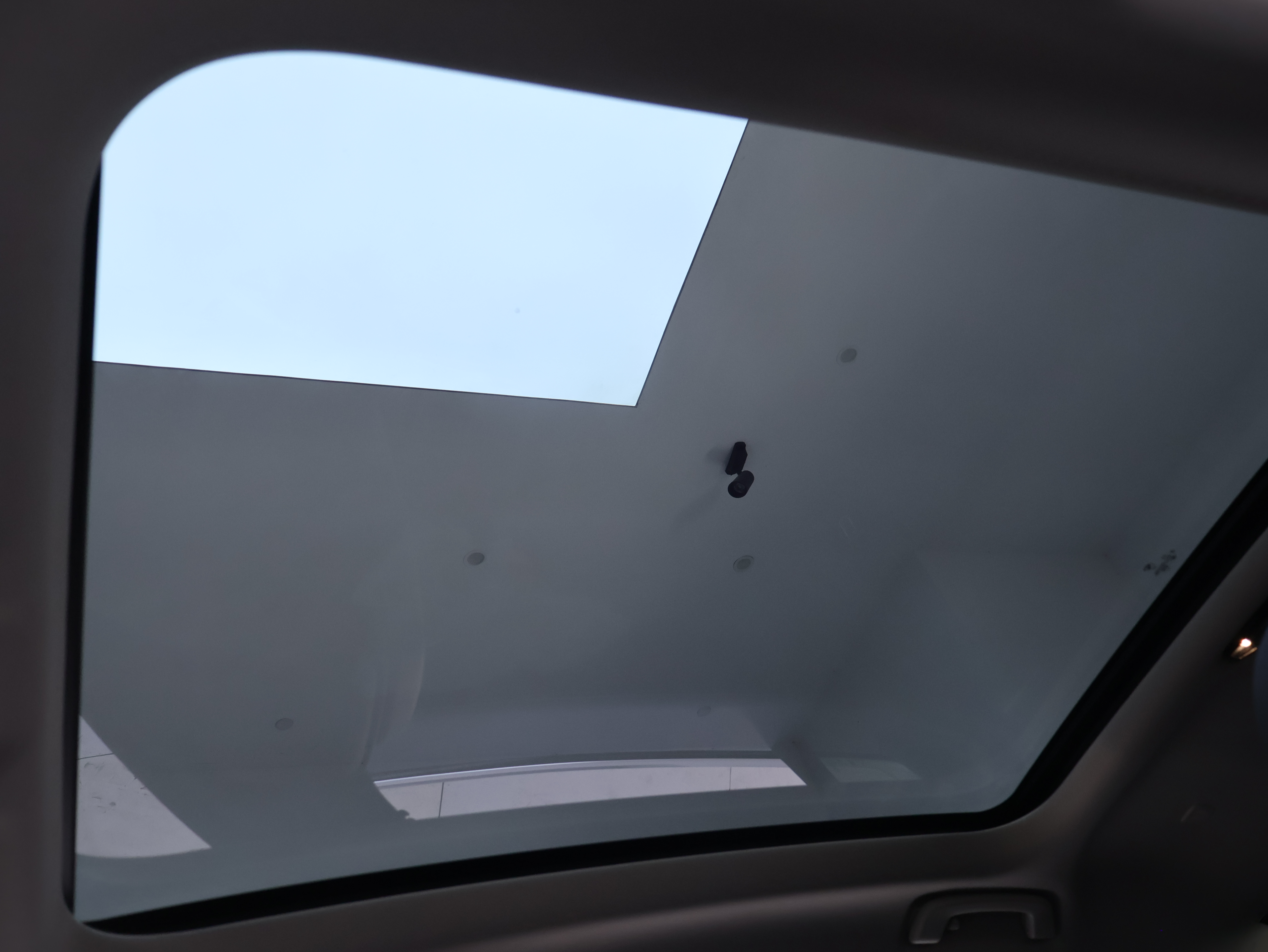 BMW i7 M70L 2024 car image #25