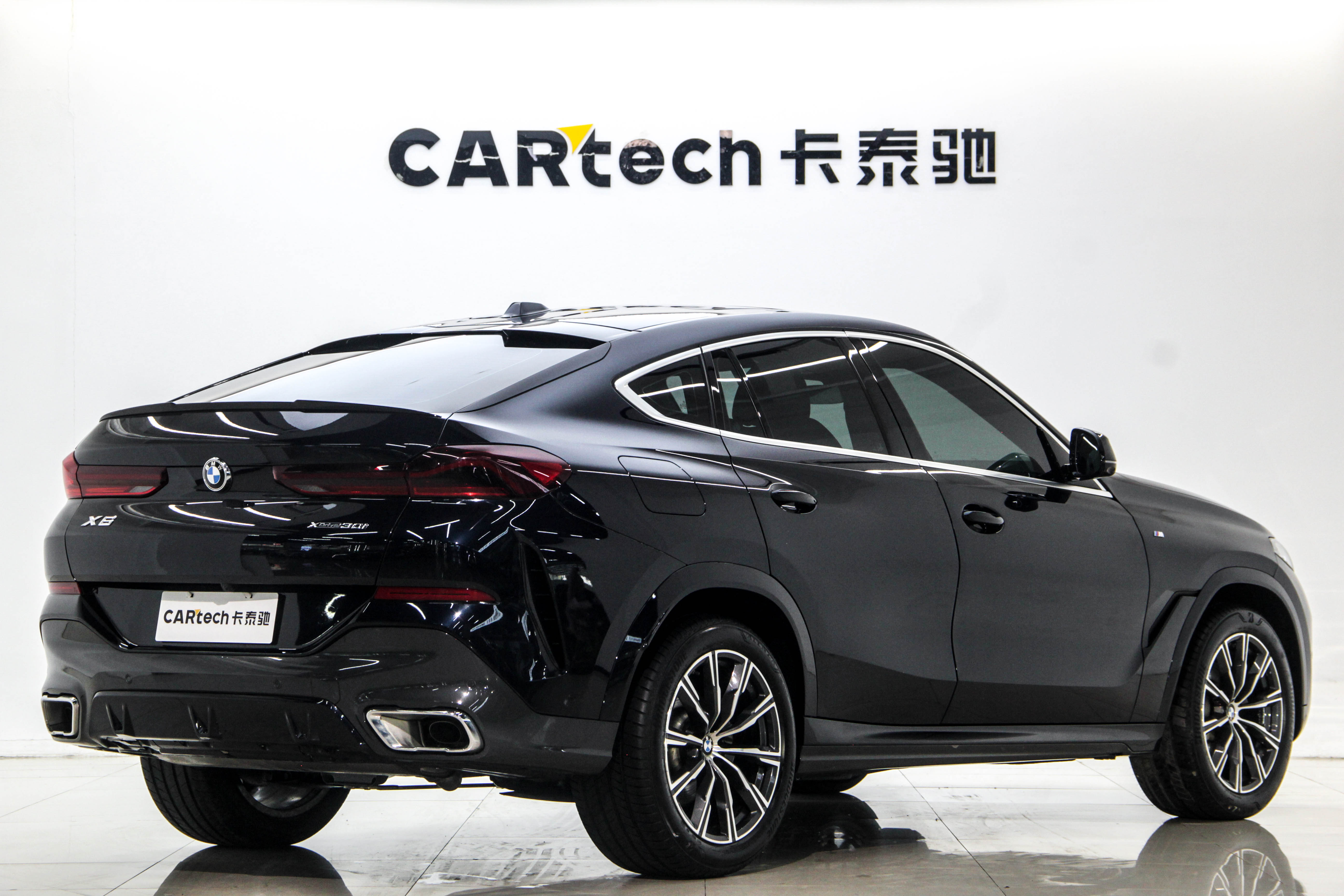 BMW X6 2023 car image #25