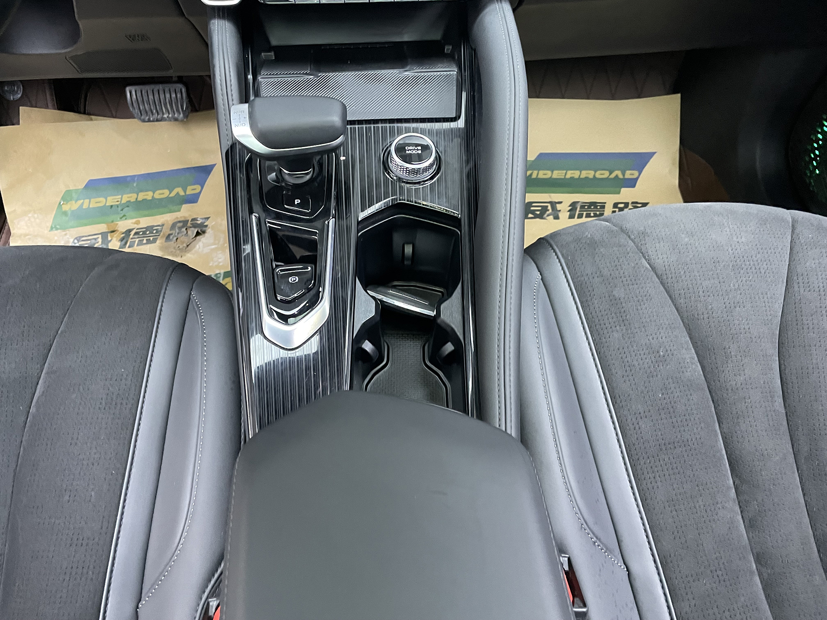 GEELY Monjaro 2024 car image #25