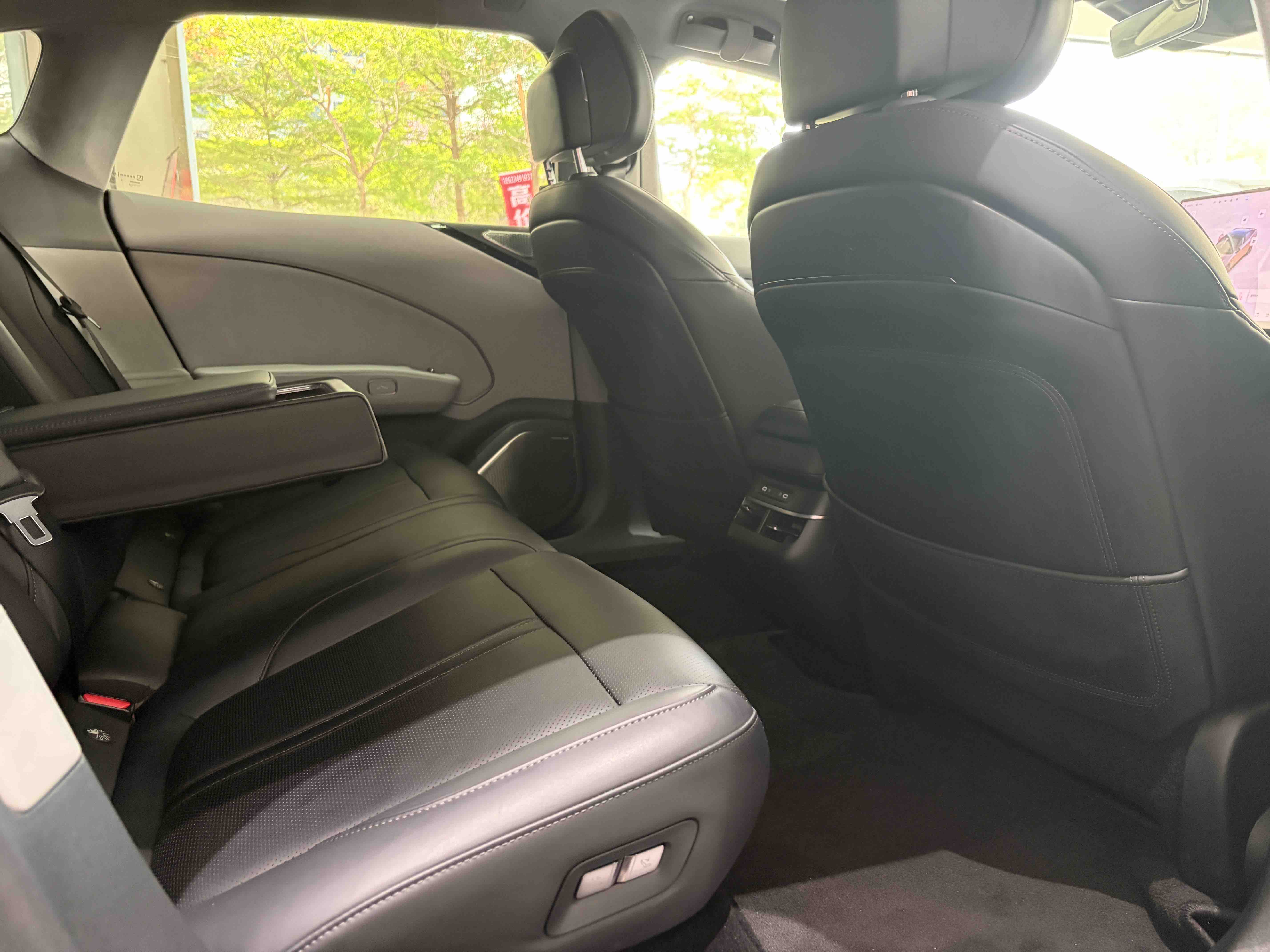 极氪 极氪007 2024 汽车图片 #25