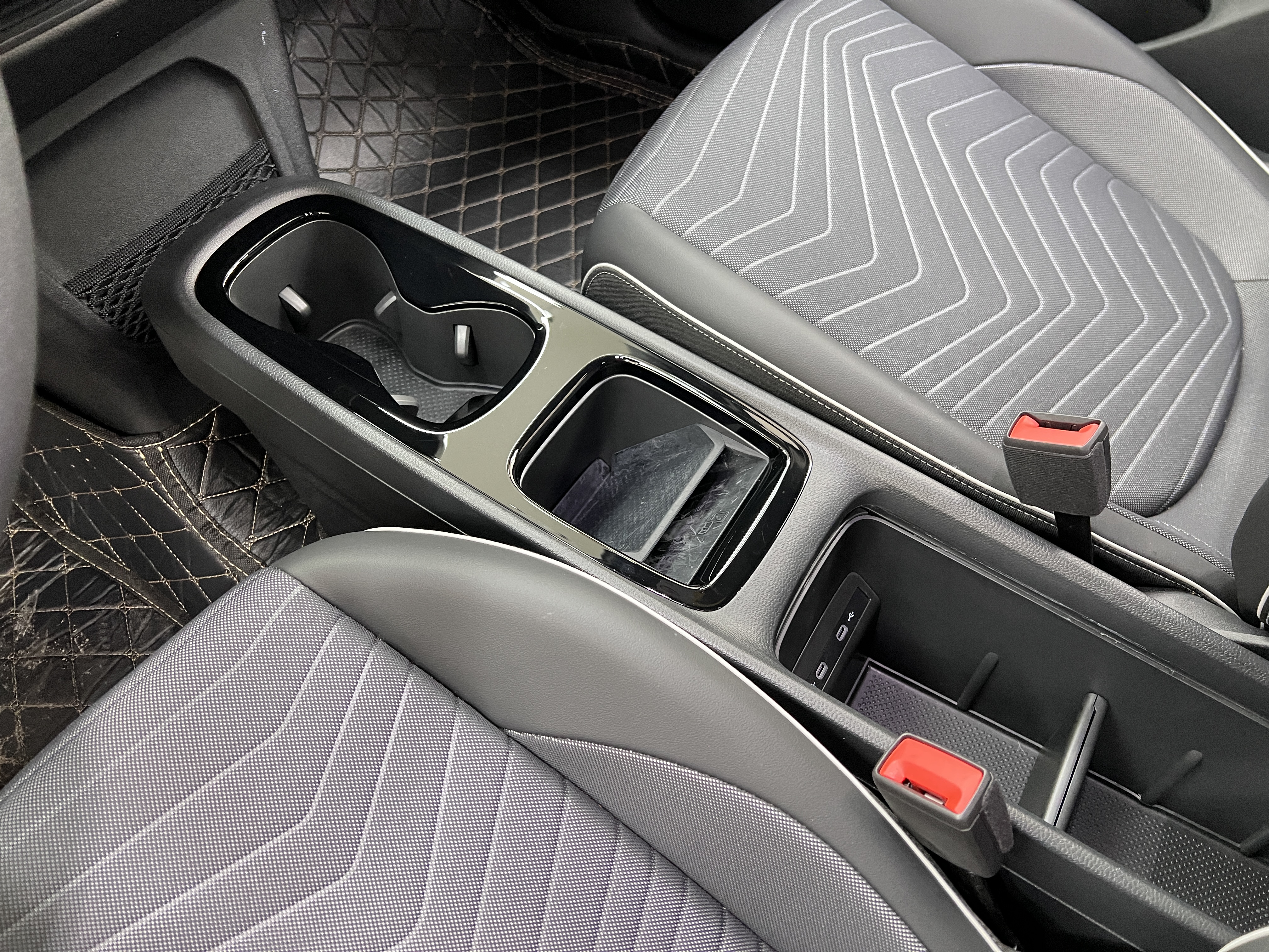 Volkswagen ID.3 2024 immagine di auto #25