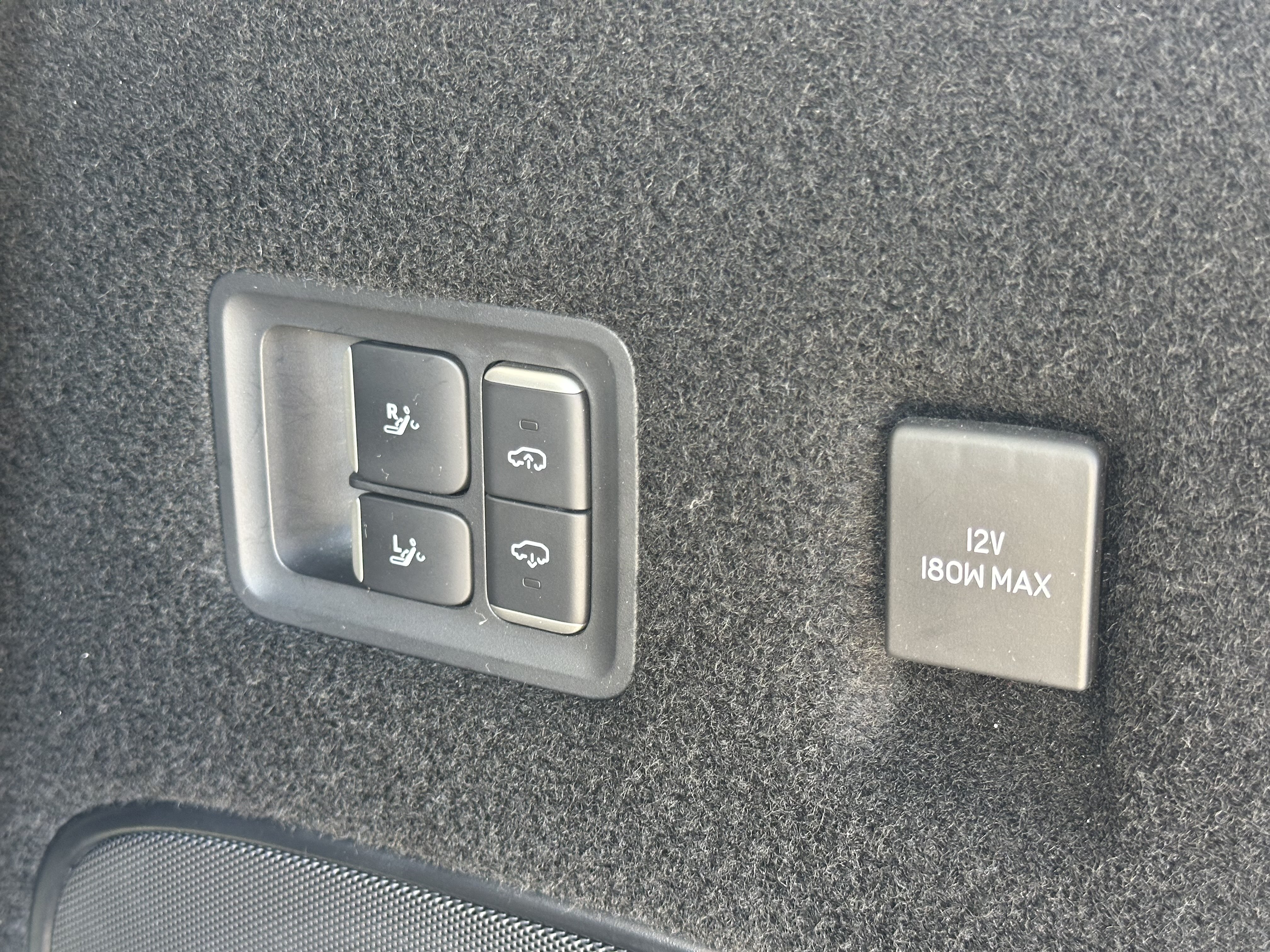 Xpeng X9 2024 immagine di auto #25