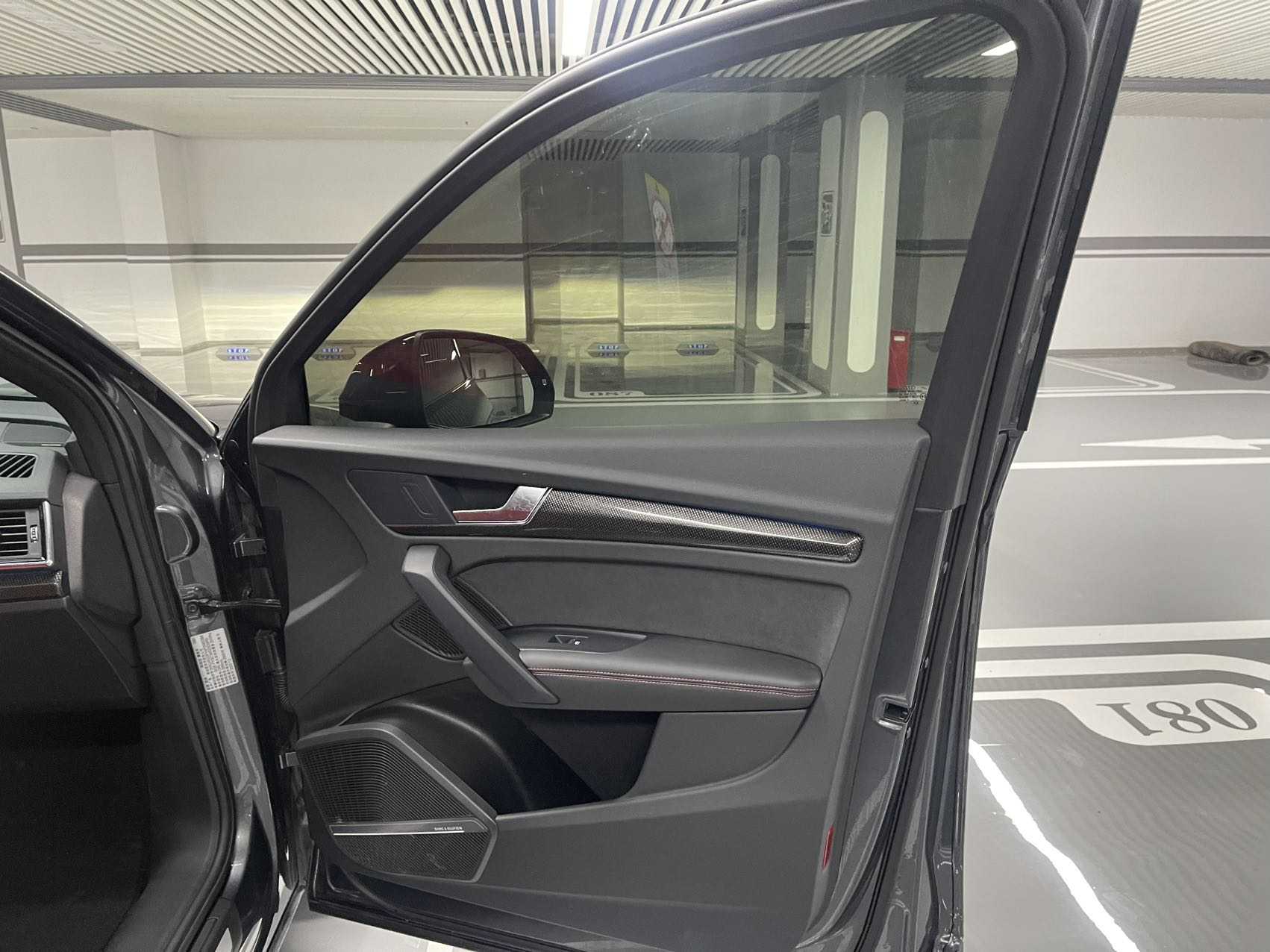 Audi SQ5 2025 #25 Audi SQ5 2025 صورة سيارة #25