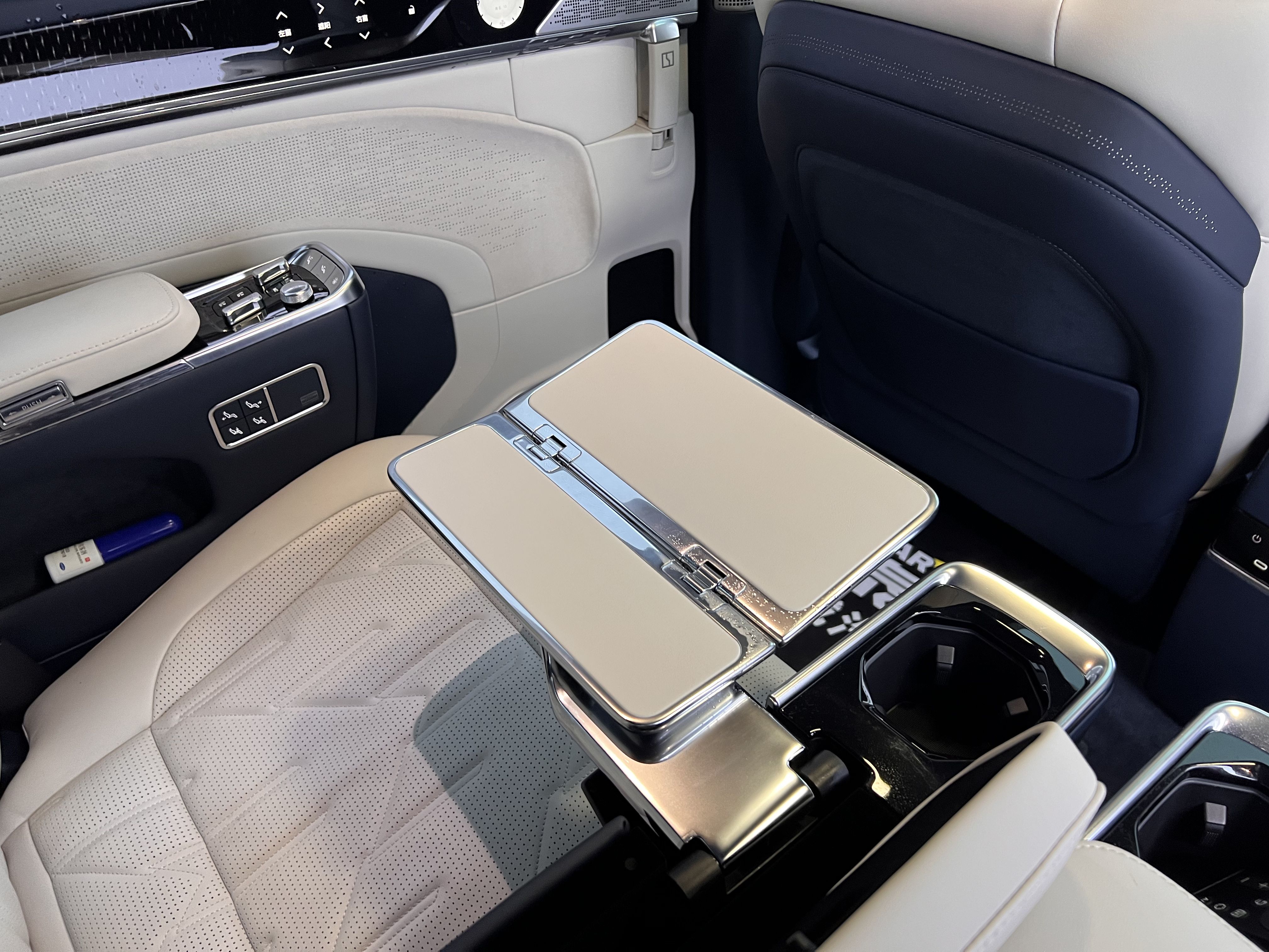 极氪 极氪009 2025 汽车图片 #25