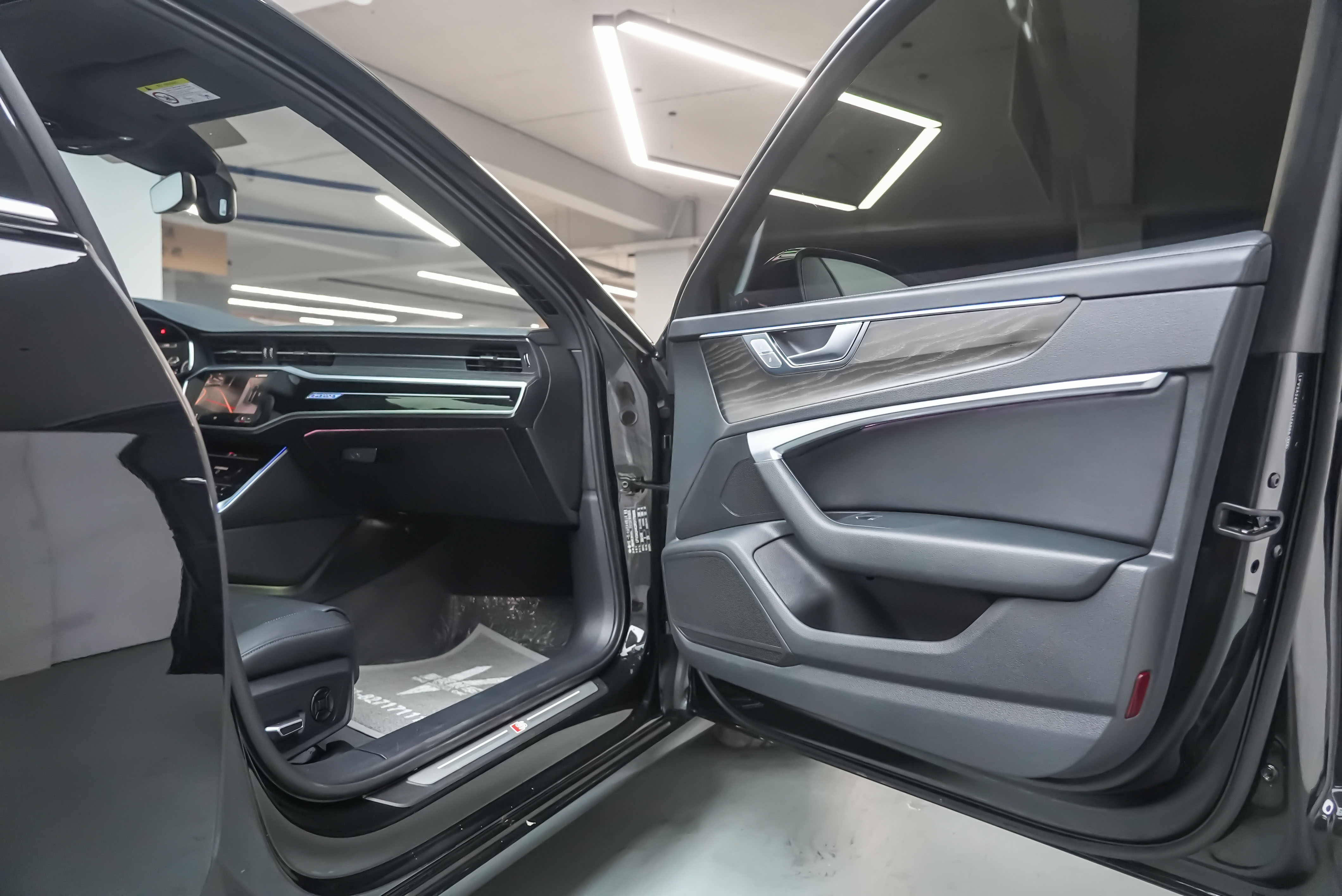 Audi A6L 2025 car image #25
