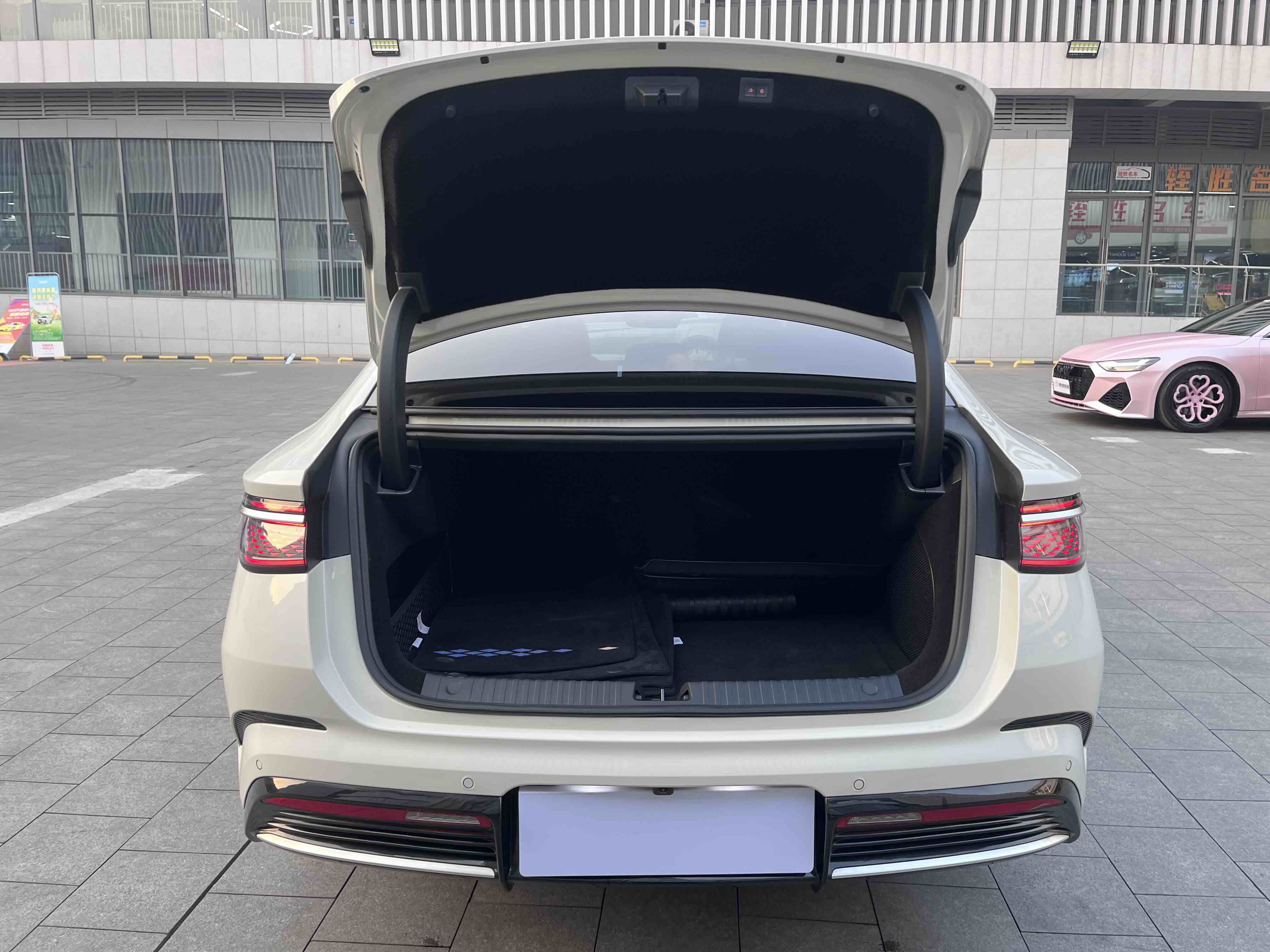 BYD Seal 07 DM-i 2025 car image #25