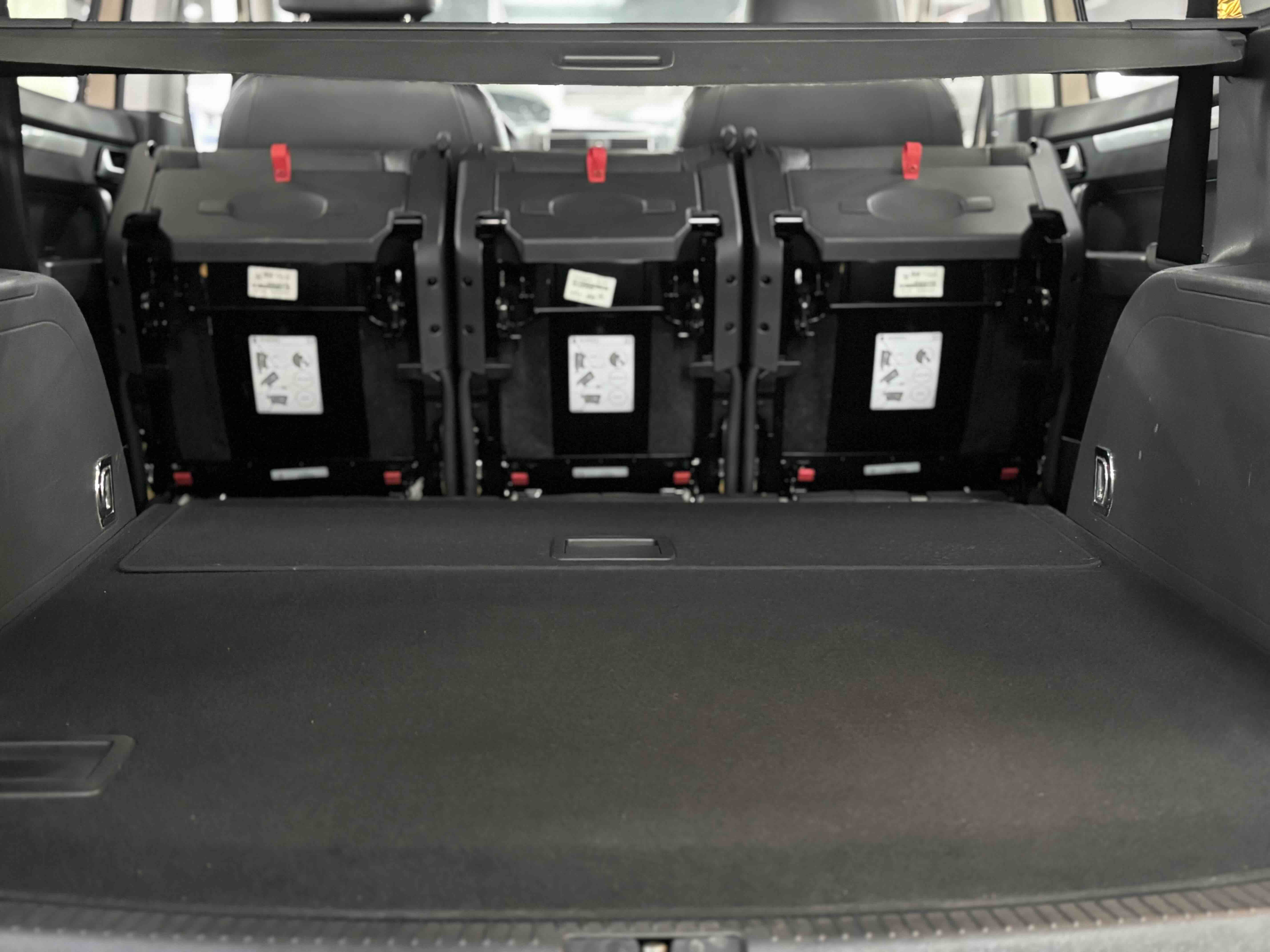 Volkswagen Touran 2016 car image #25