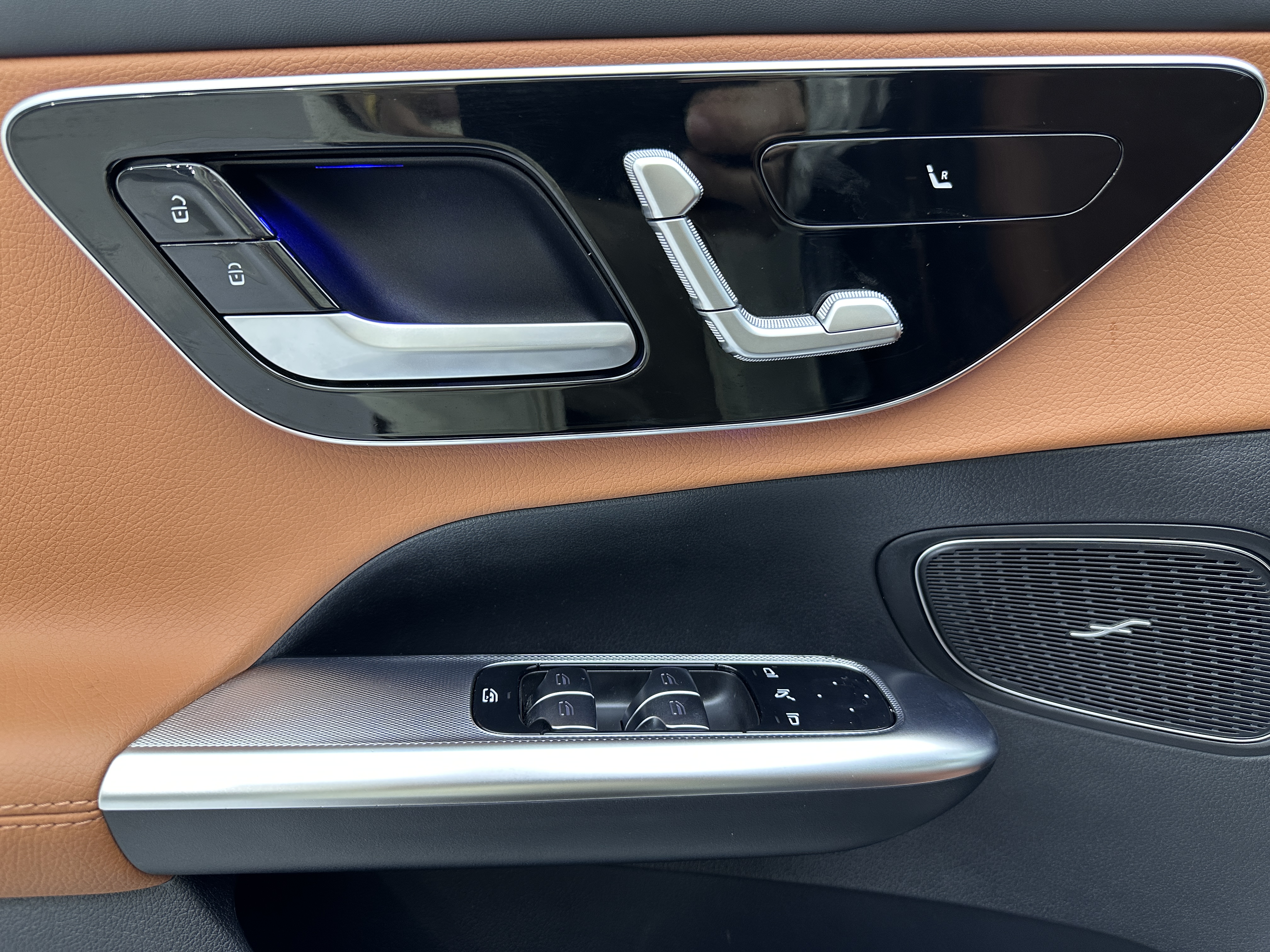 Mercedes-Benz GLC Class 2025 immagine di auto #25