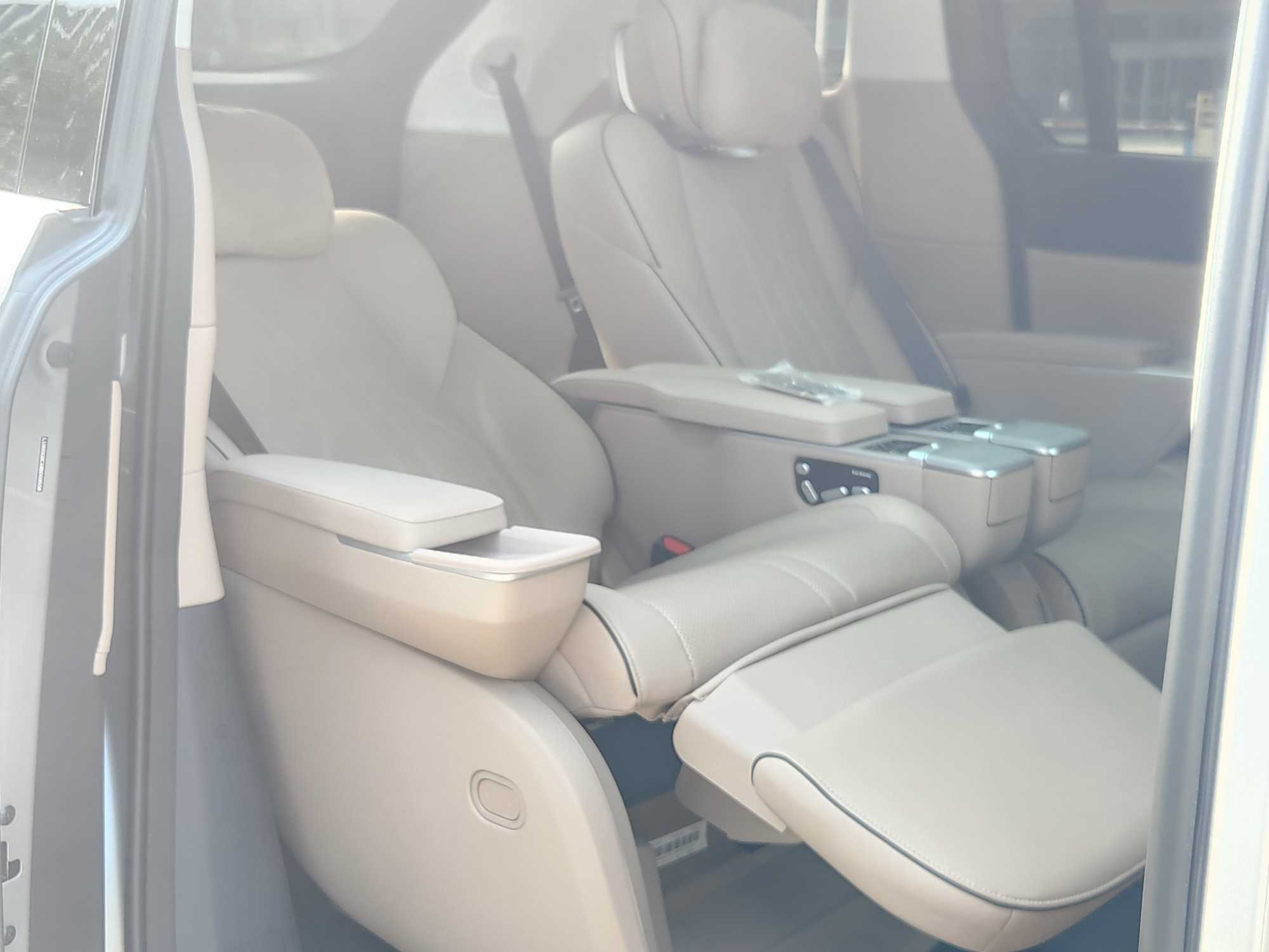 Xpeng X9 2025 imagem de carro #25