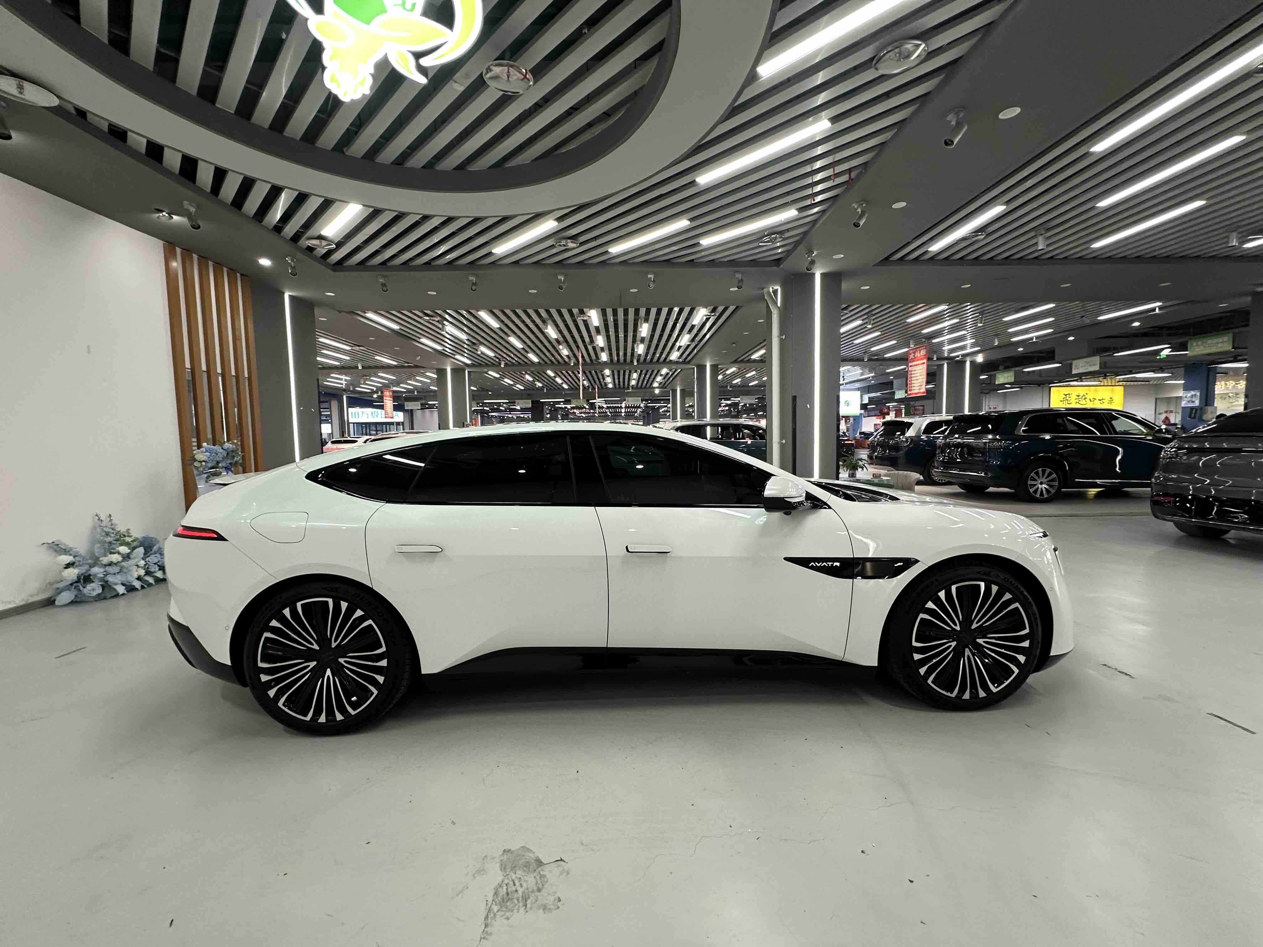 Avatr 12 2025 immagine di auto #25