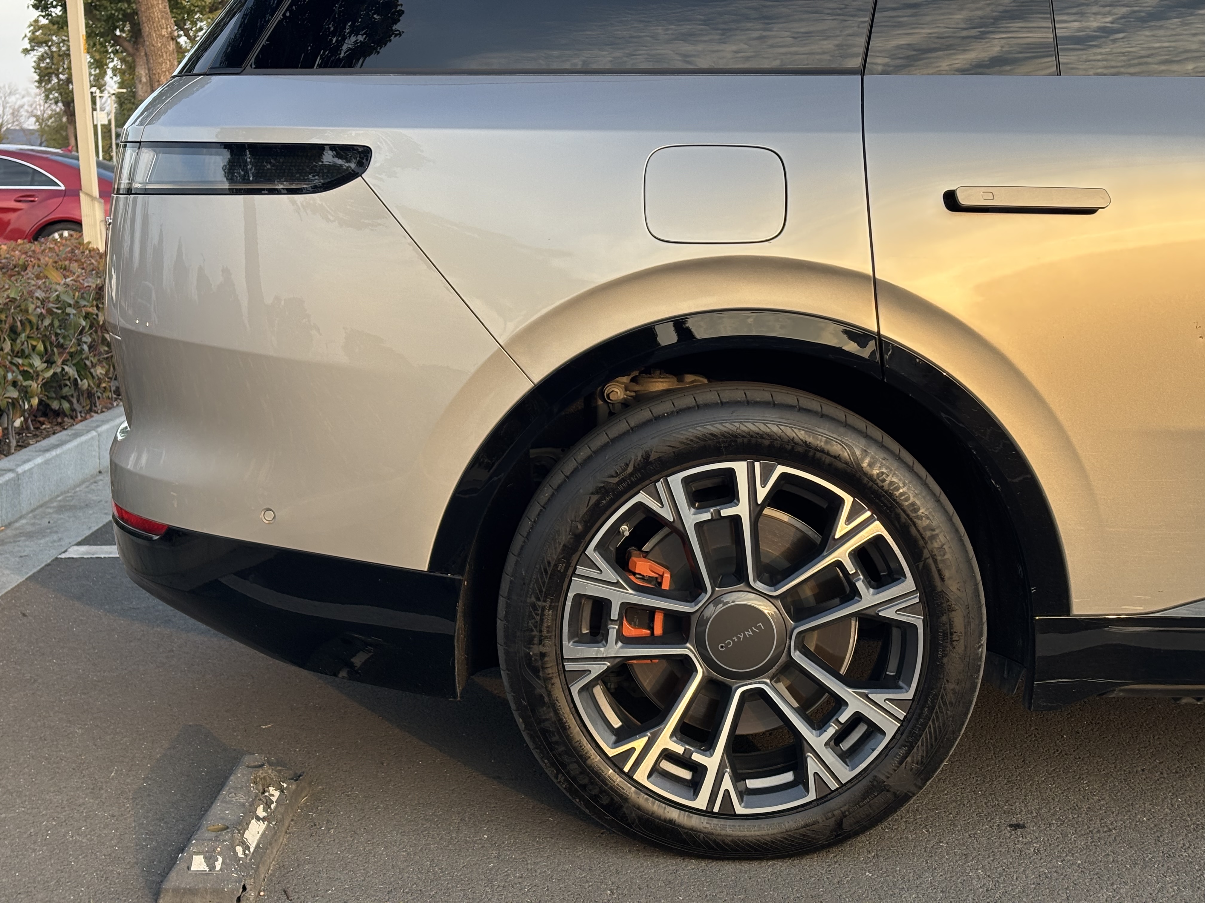 Lynk & Co 900 2025 car image #25