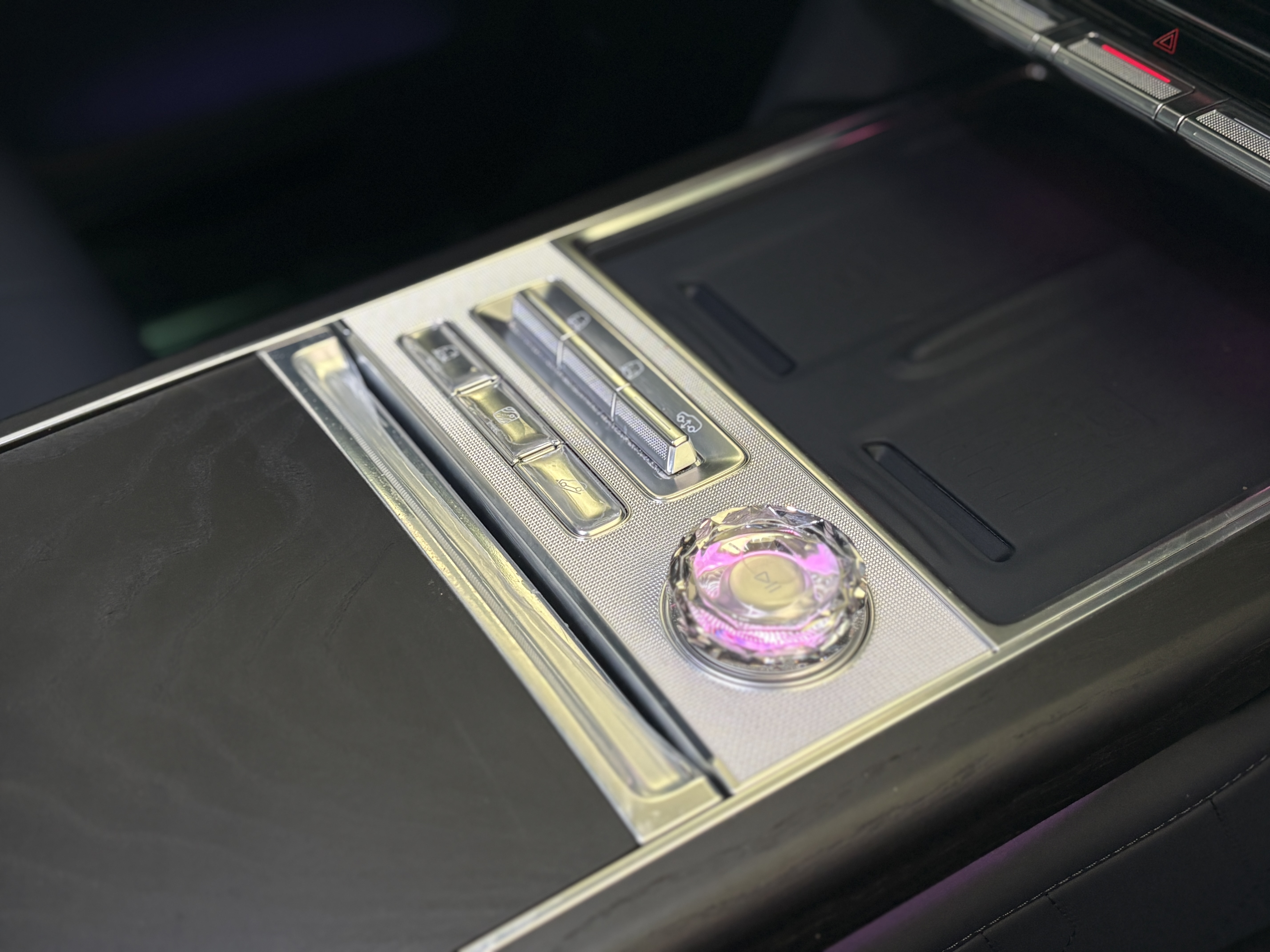 Zeekr 9X 2025 car image #25