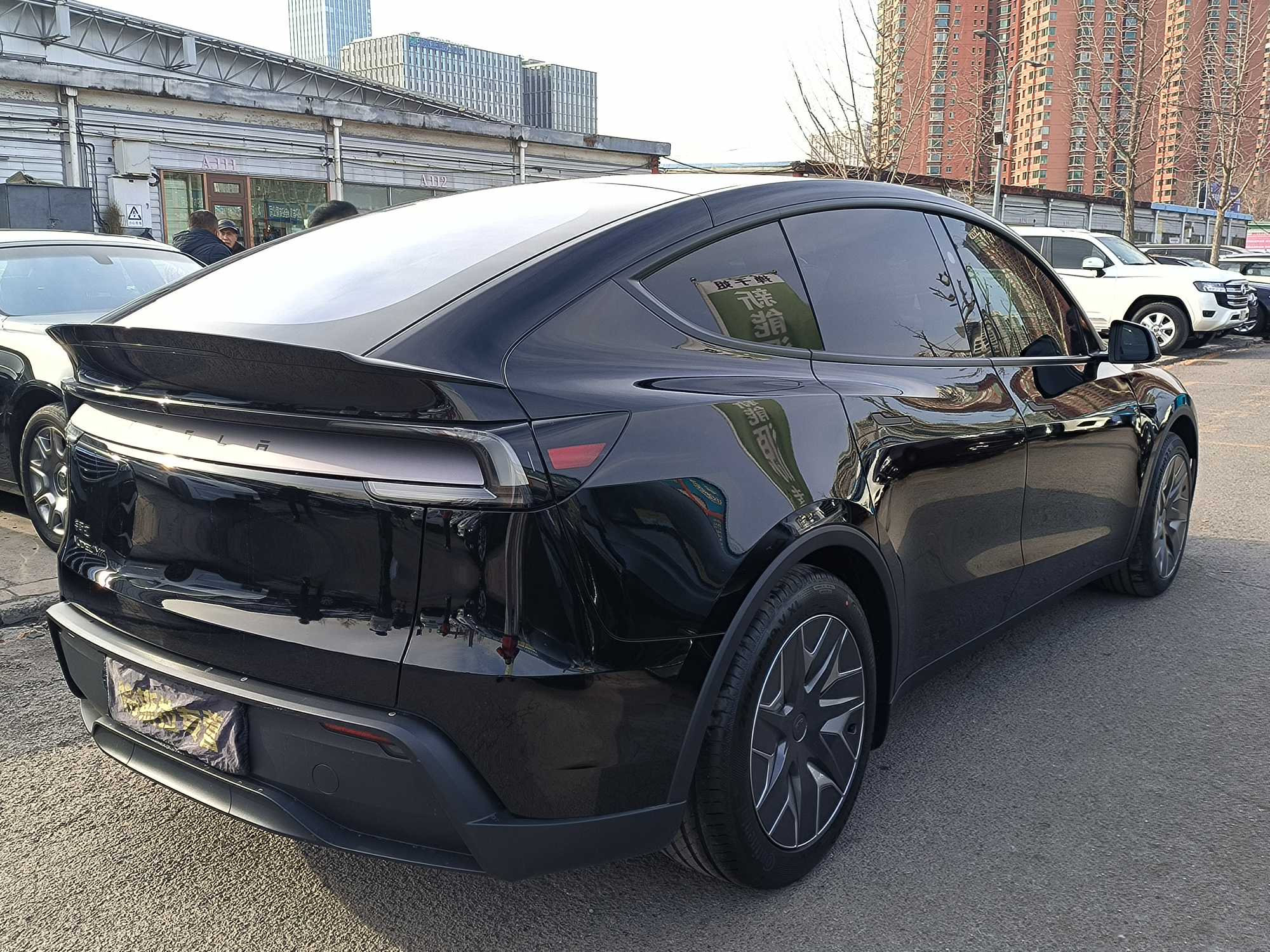 Tesla Model Y L 2025 изображение автомобиля #25