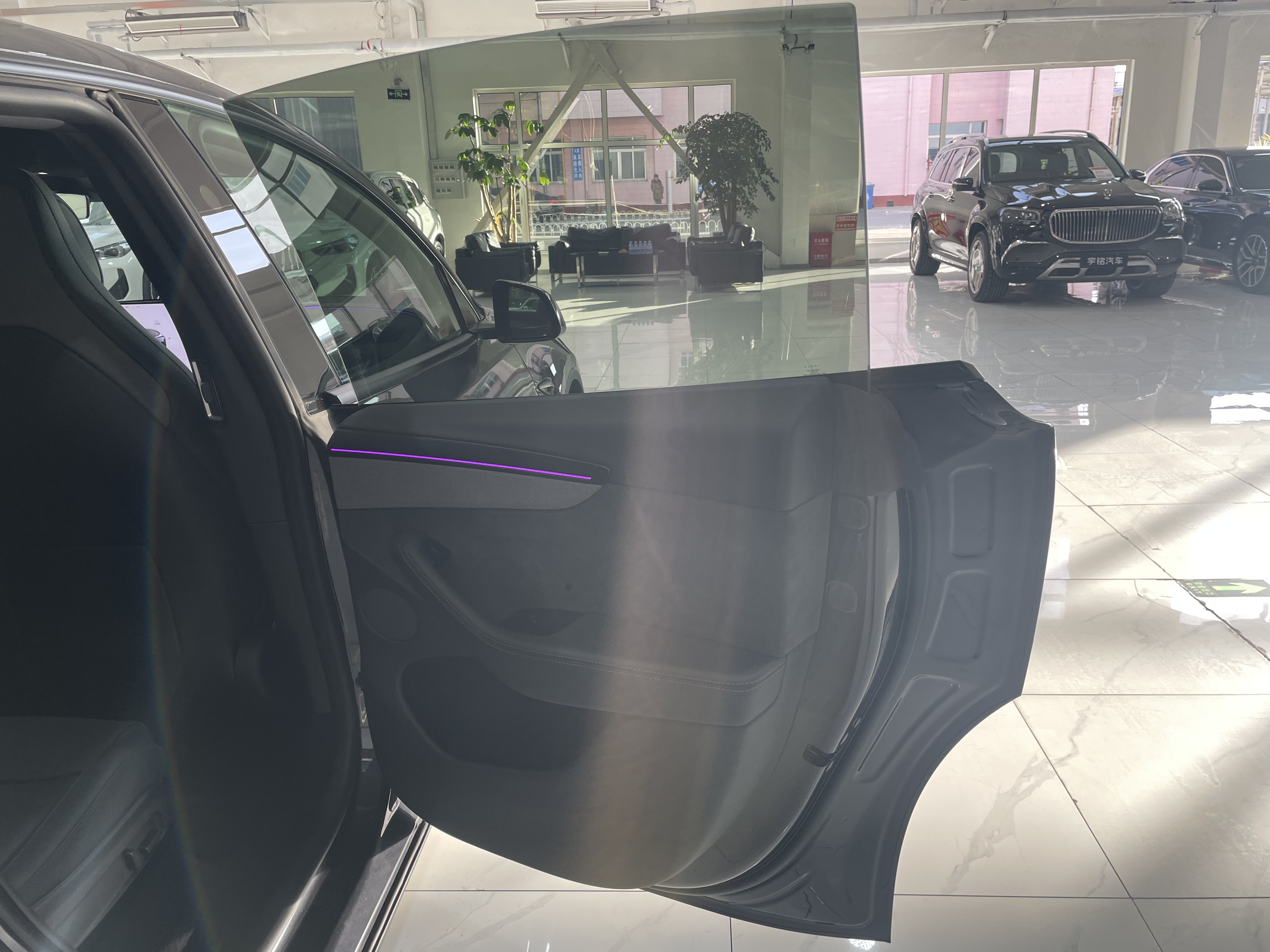 特斯拉 Model Y L 2025 汽车图片 #25