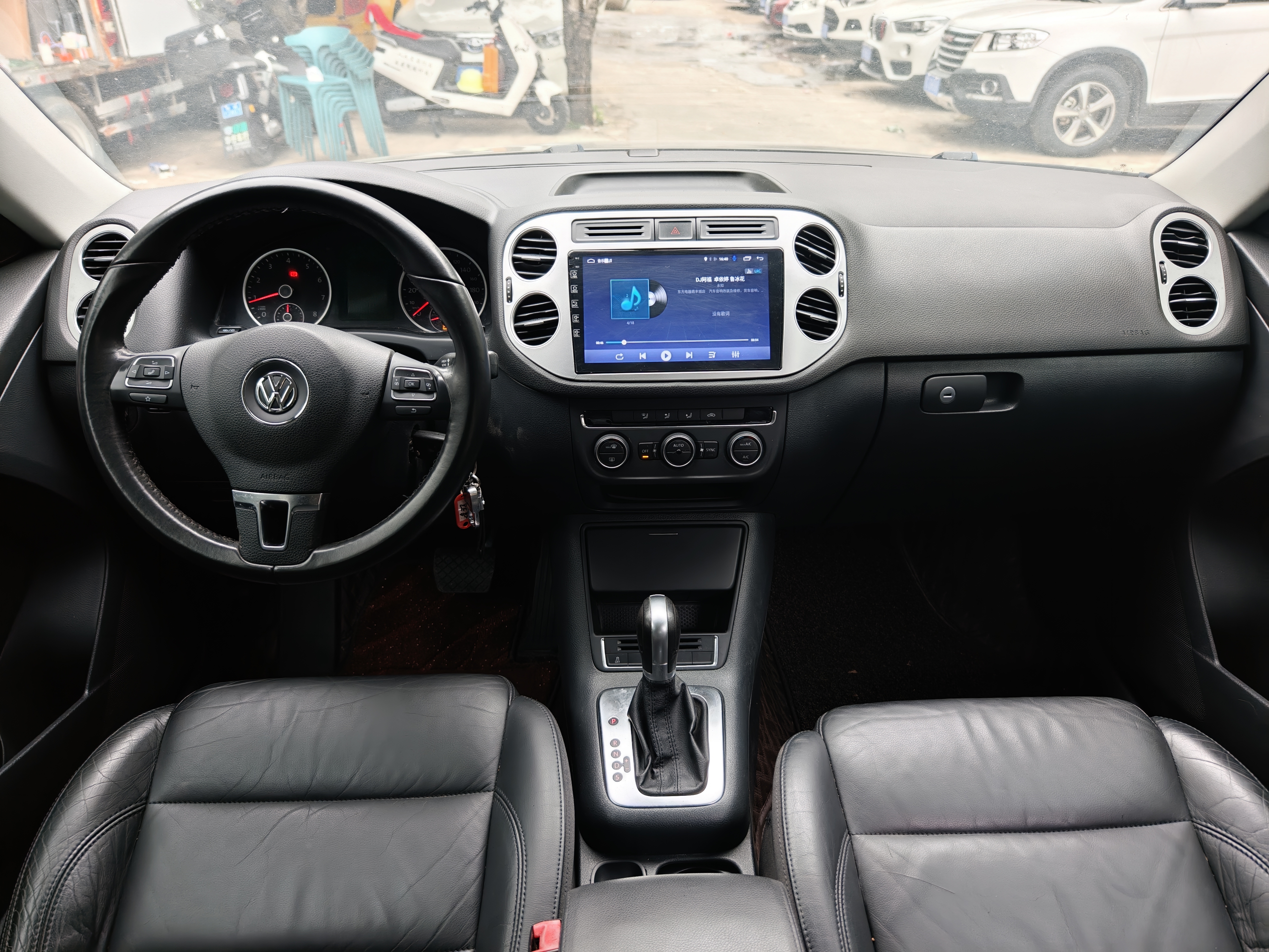 Volkswagen Tiguan 2014 car image #25