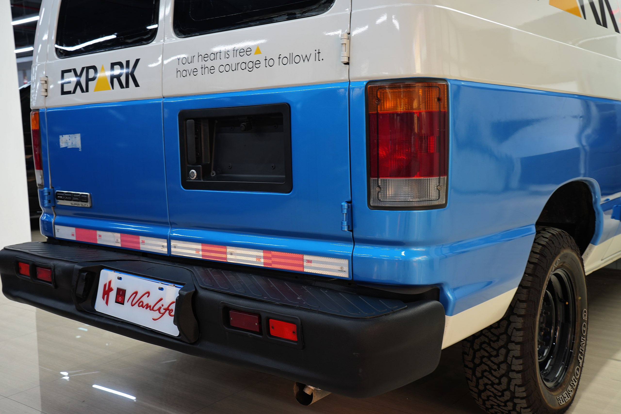 Ford E350 2012 car image #25