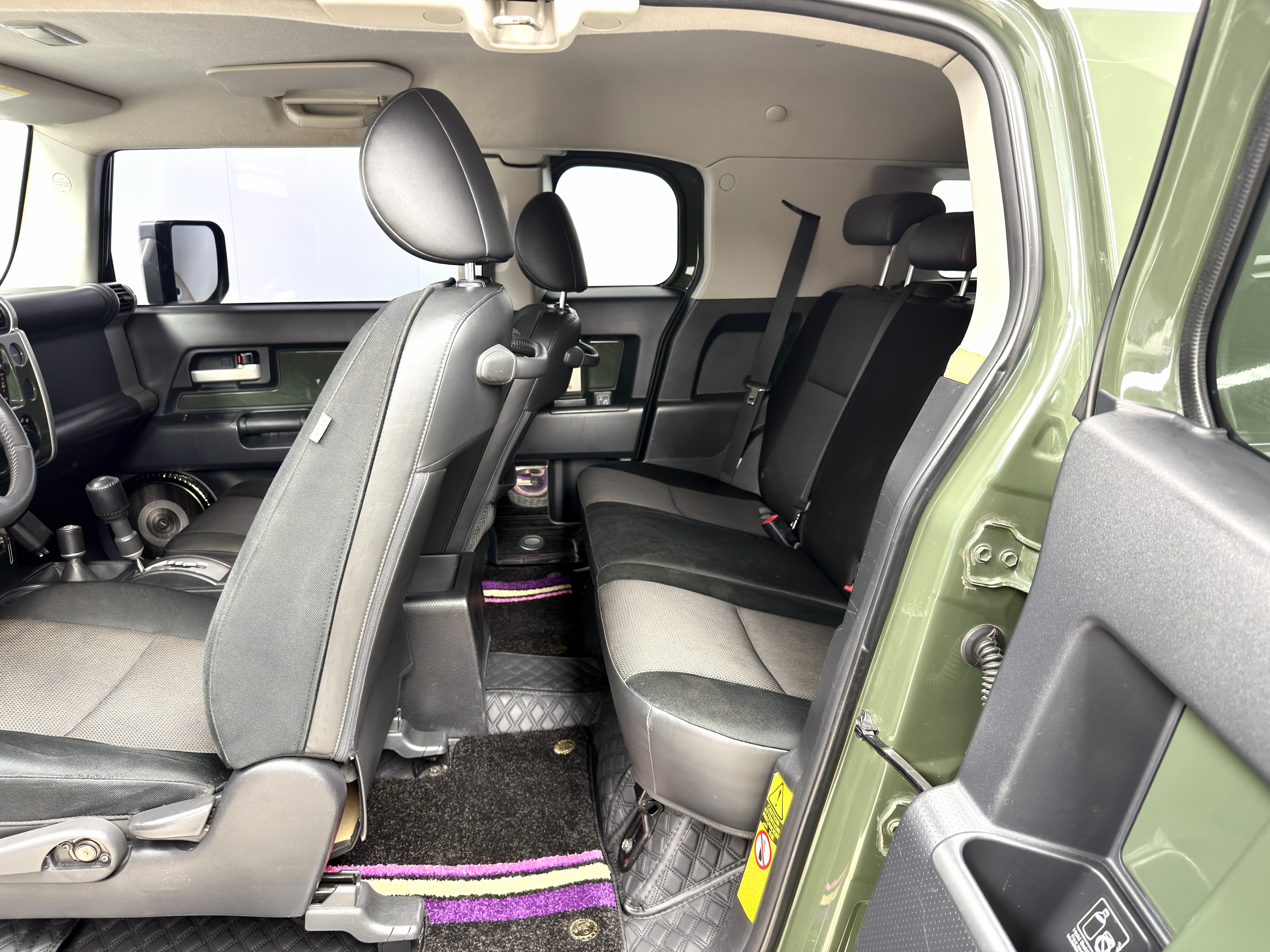 Toyota FJ Cruiser 2011 car image #25