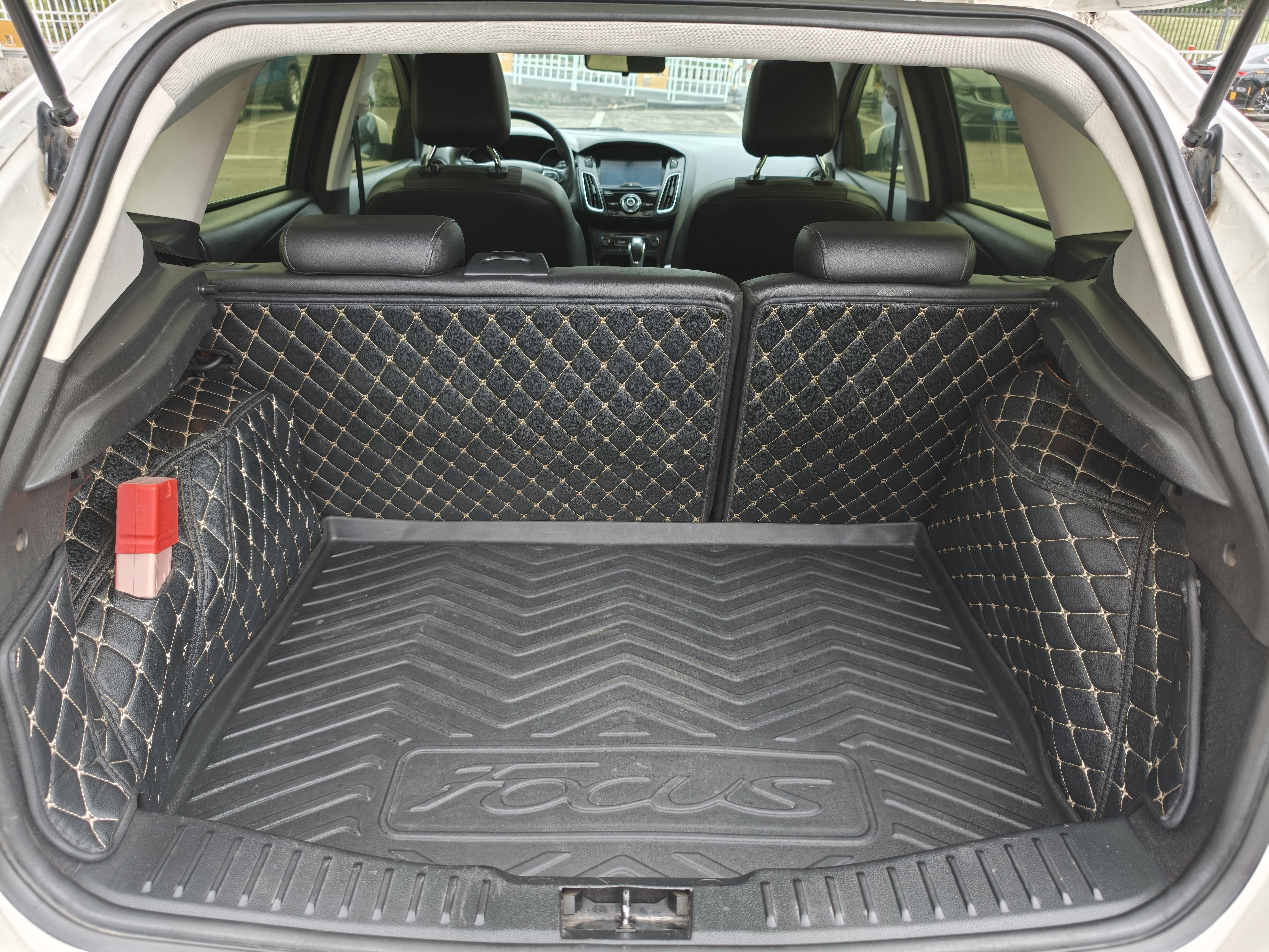 Ford Focus 2016 immagine di auto #25