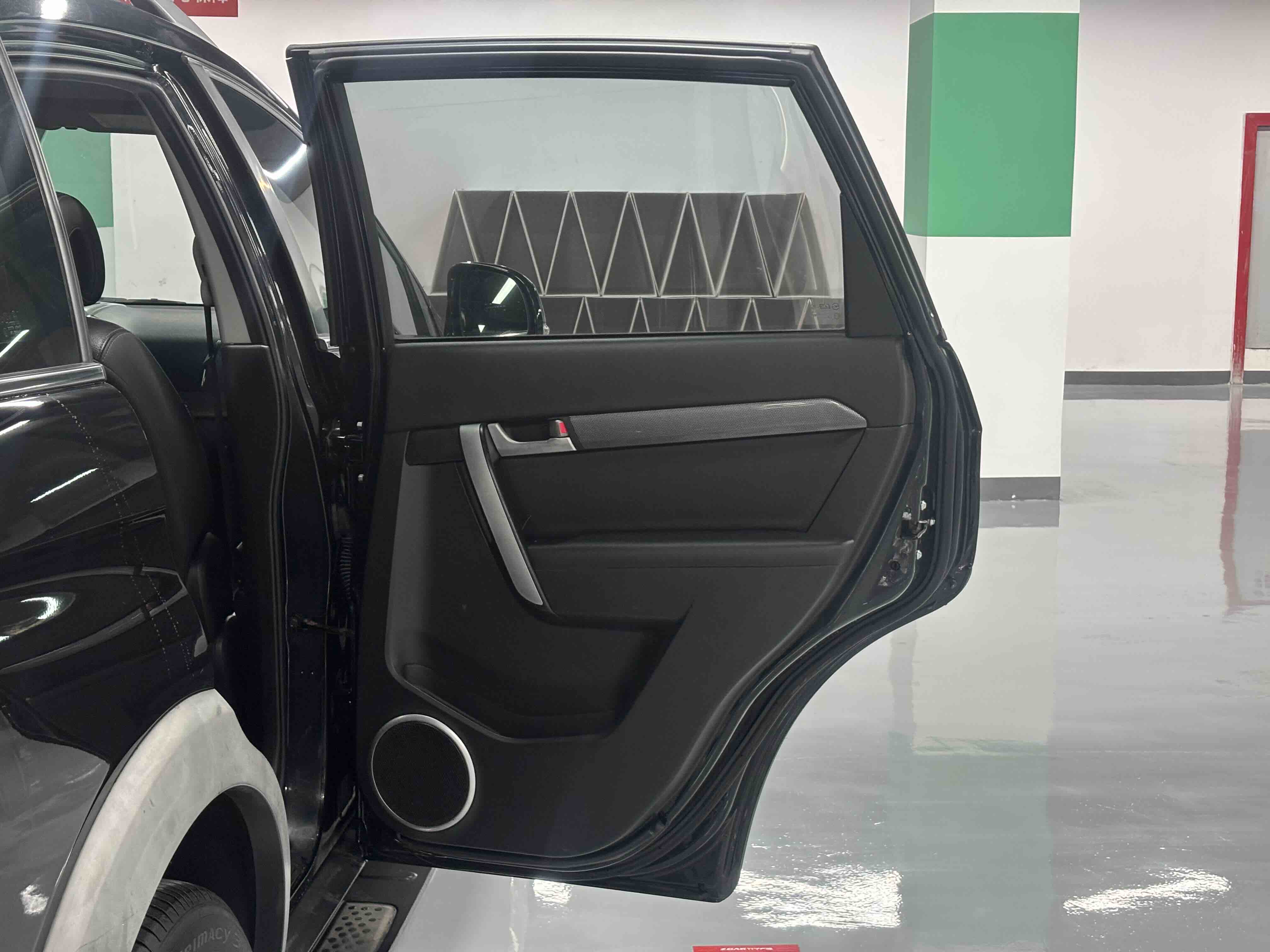 Chevrolet Captiva (Imported) 2012 car image #25