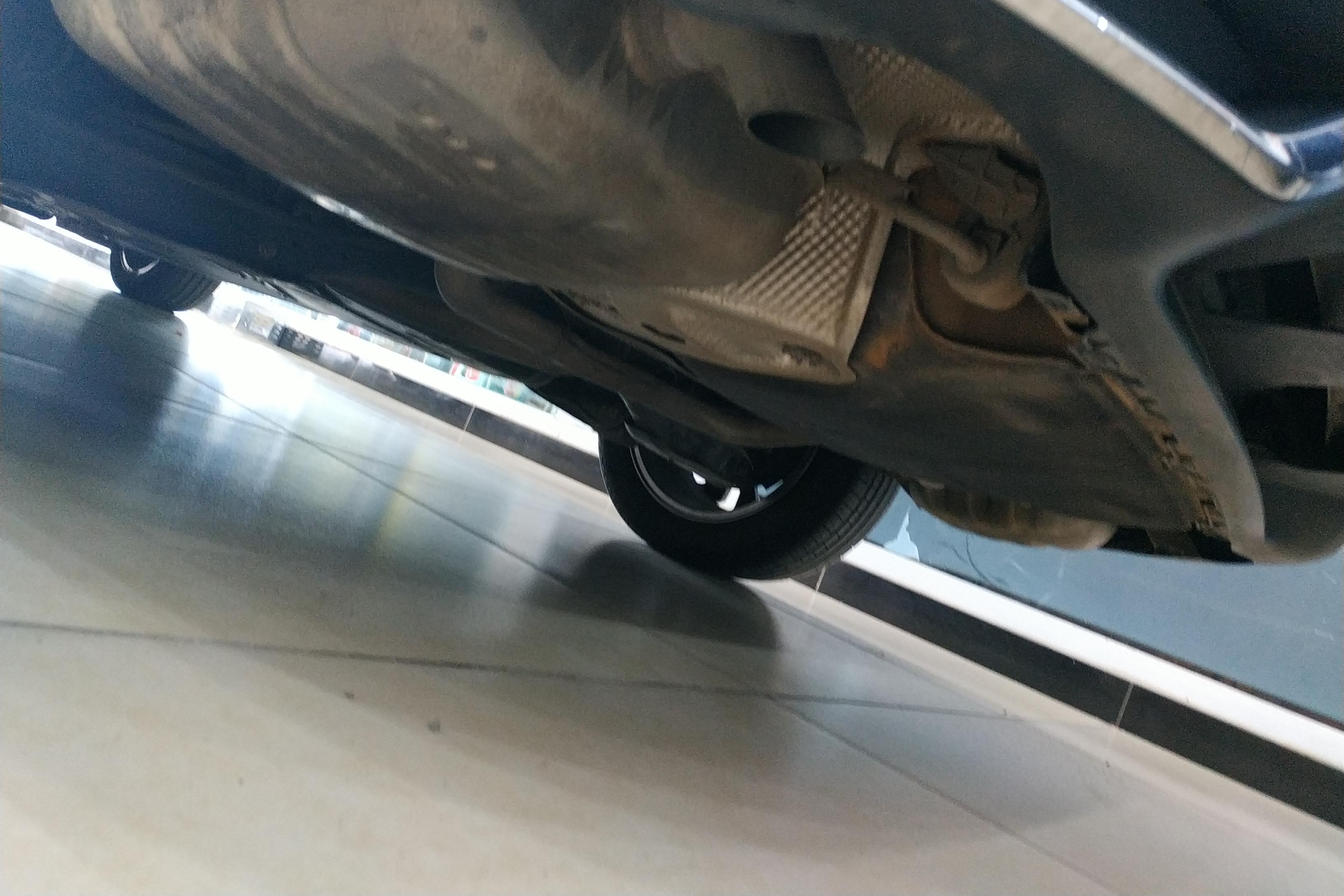 Volkswagen Passat Variant 2023 immagine di auto #25