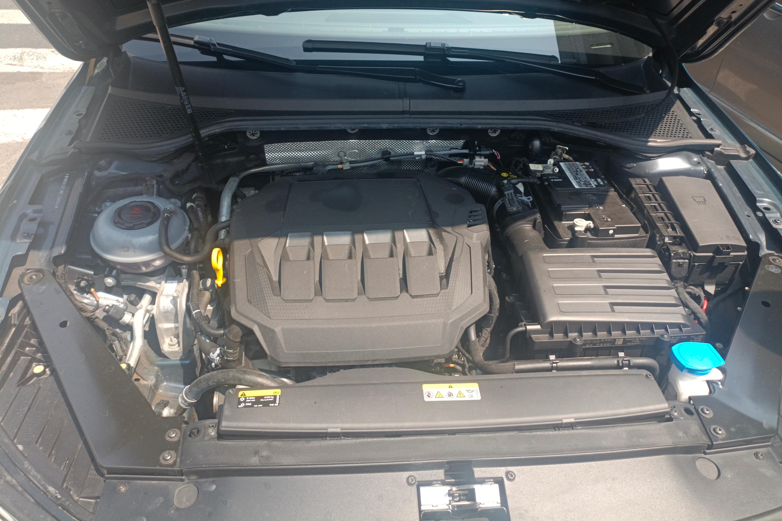 Volkswagen Passat Variant 2021 immagine di auto #25