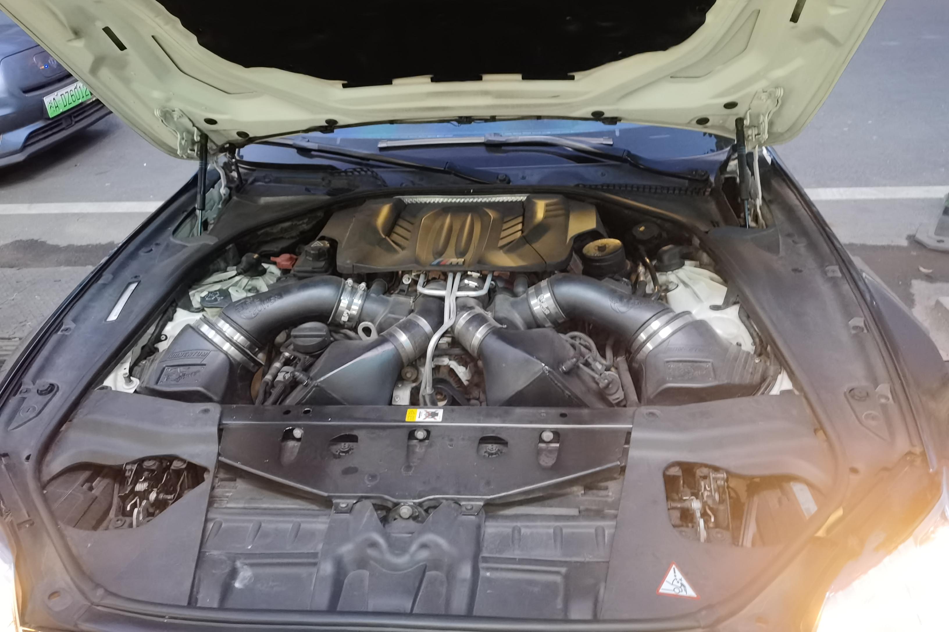 BMW M6 2014 изображение автомобиля #25