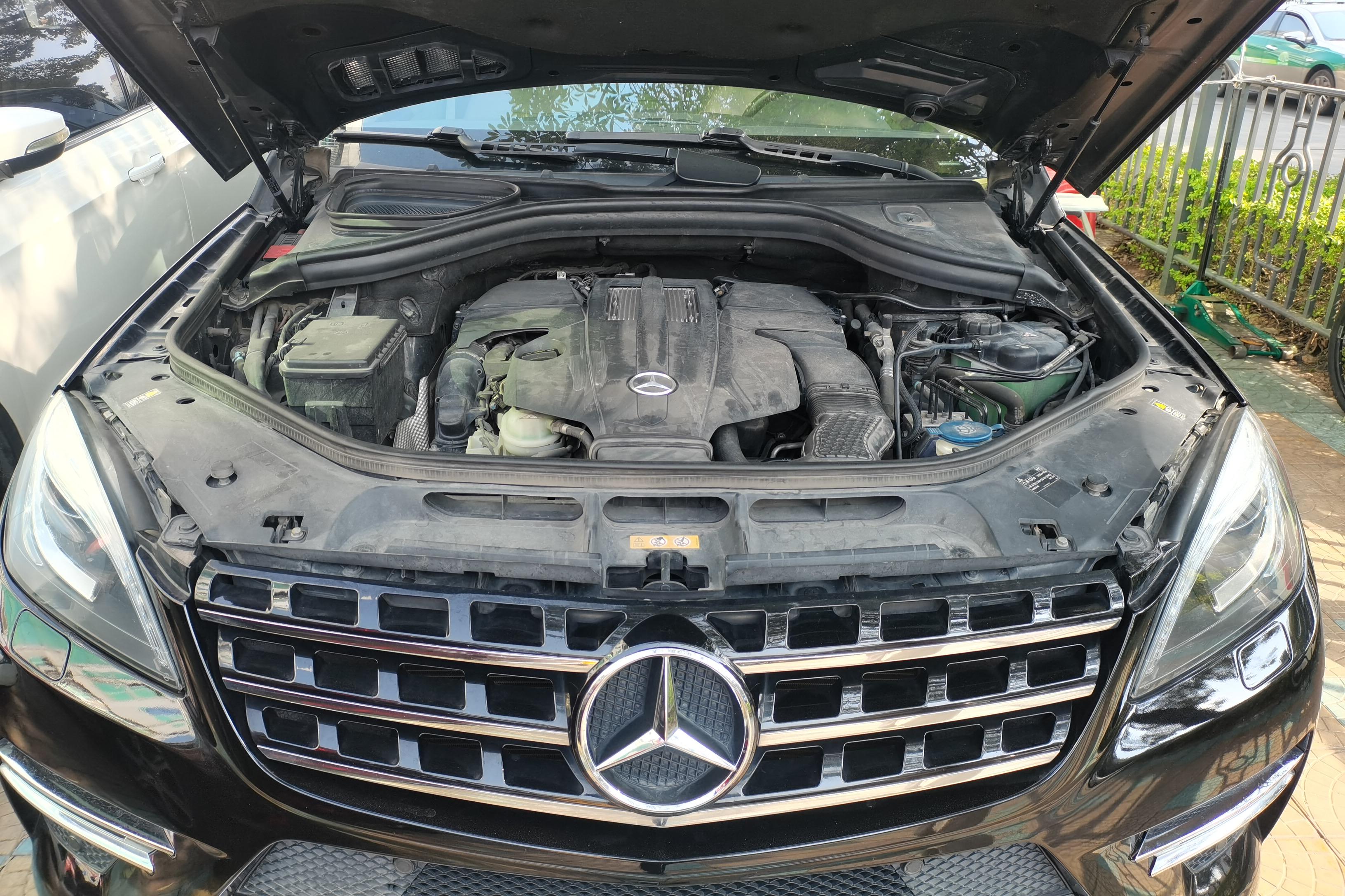 Mercedes-Benz M Class 2013 car image #25