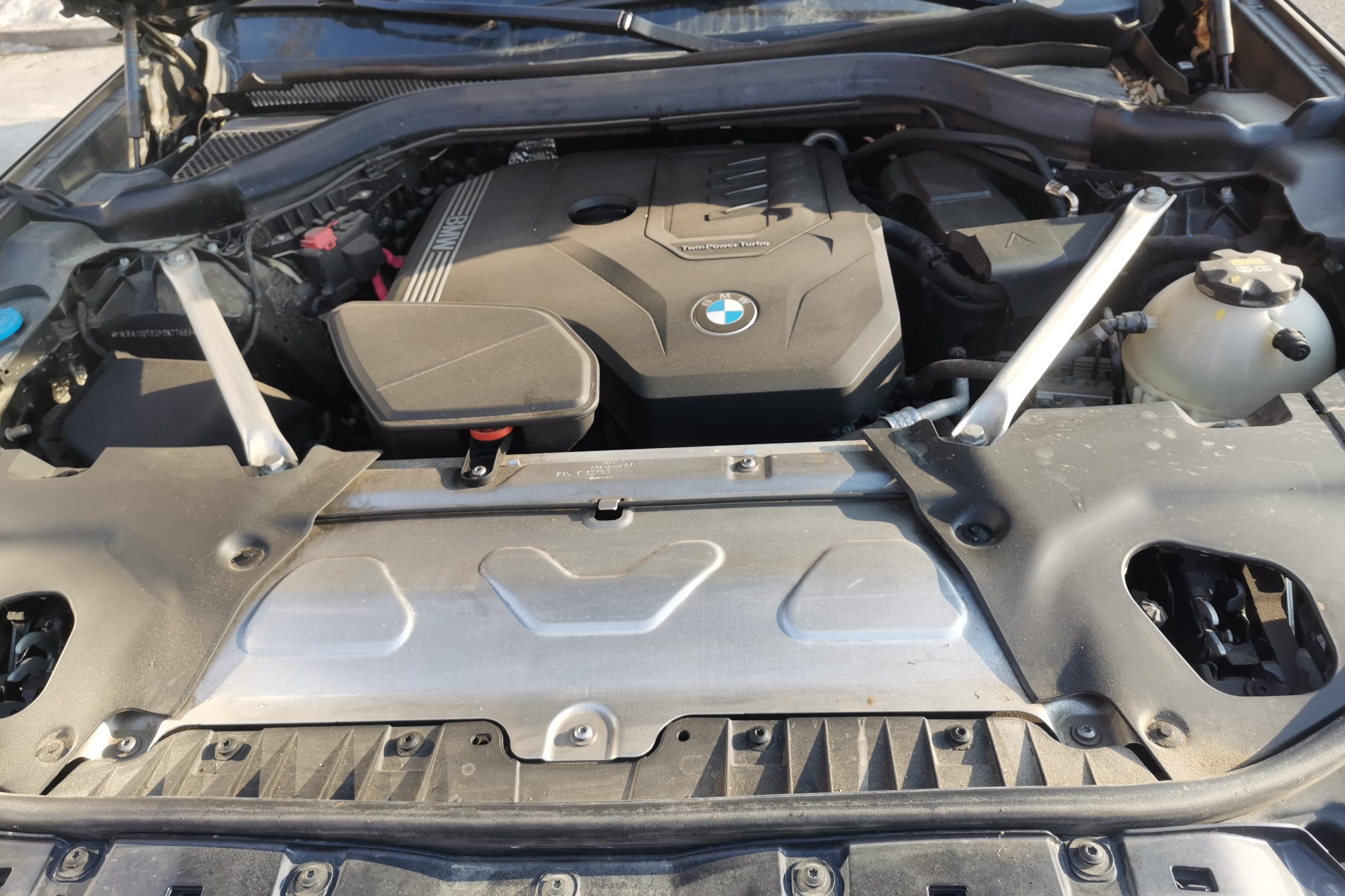 BMW X4 M40i 2023 immagine di auto #25