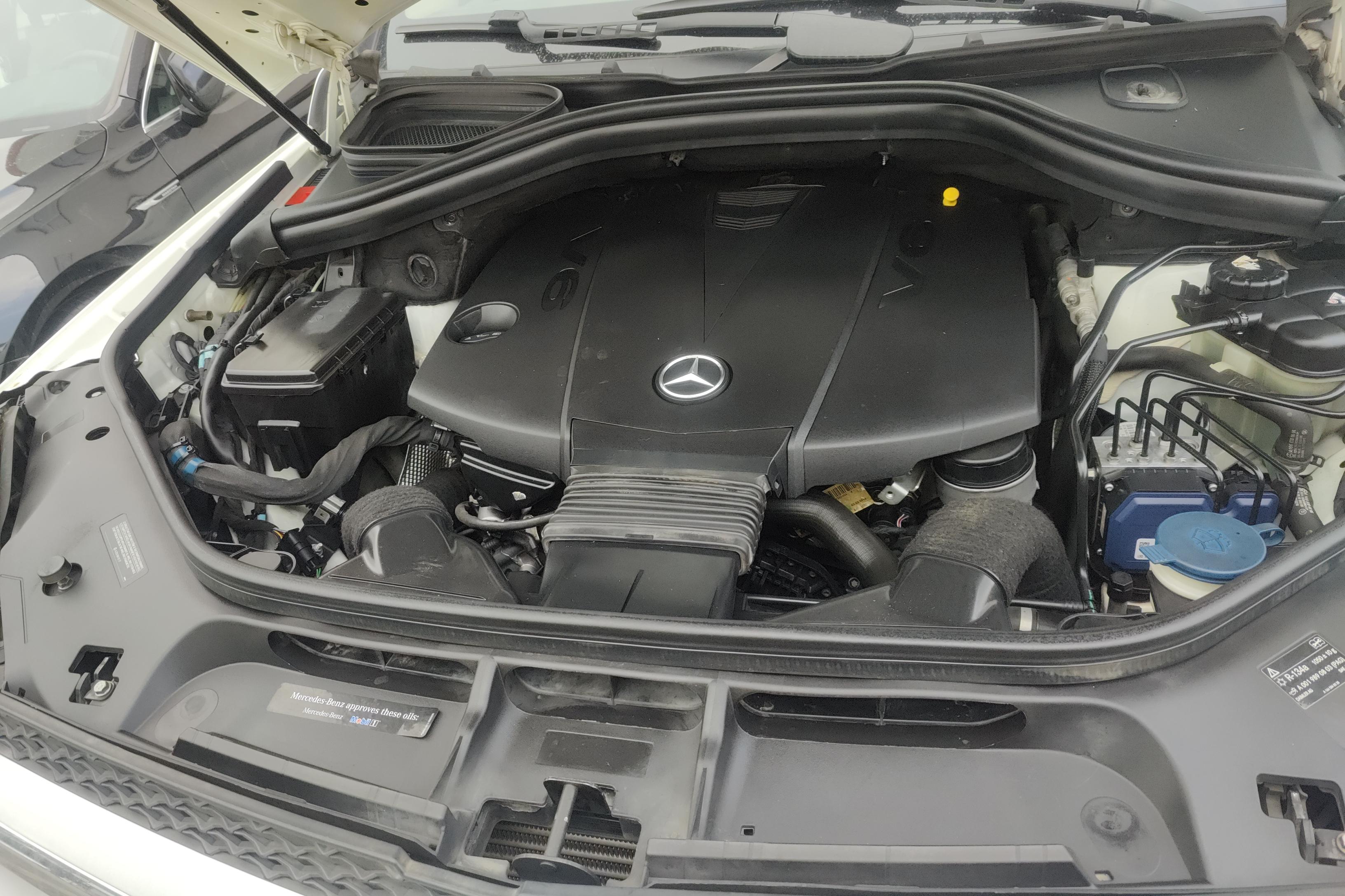 Mercedes-Benz GL Class 2015 car image #25