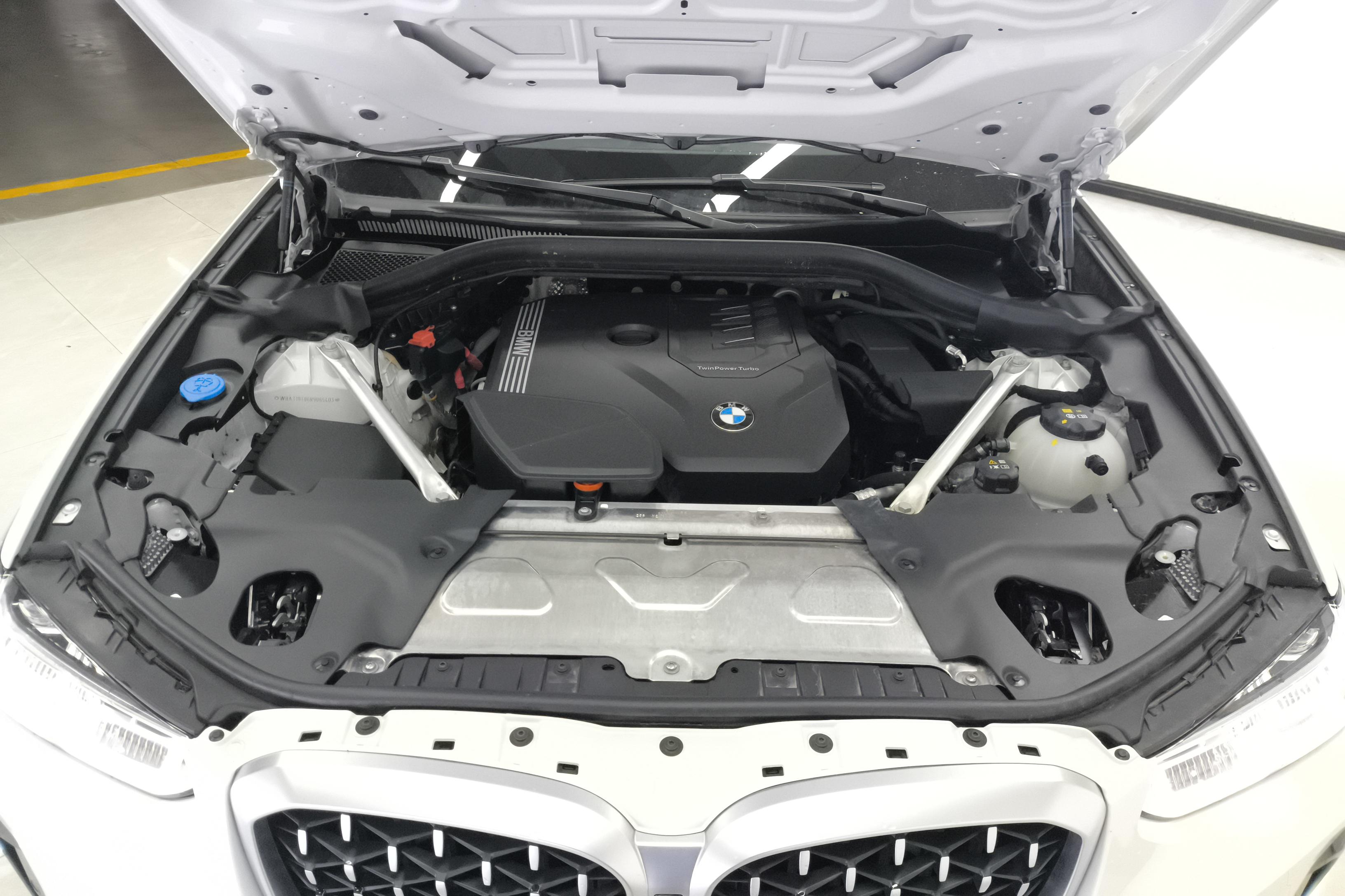 BMW X4 M40i 2024 #25 BMW X4 M40i 2024 car image #25