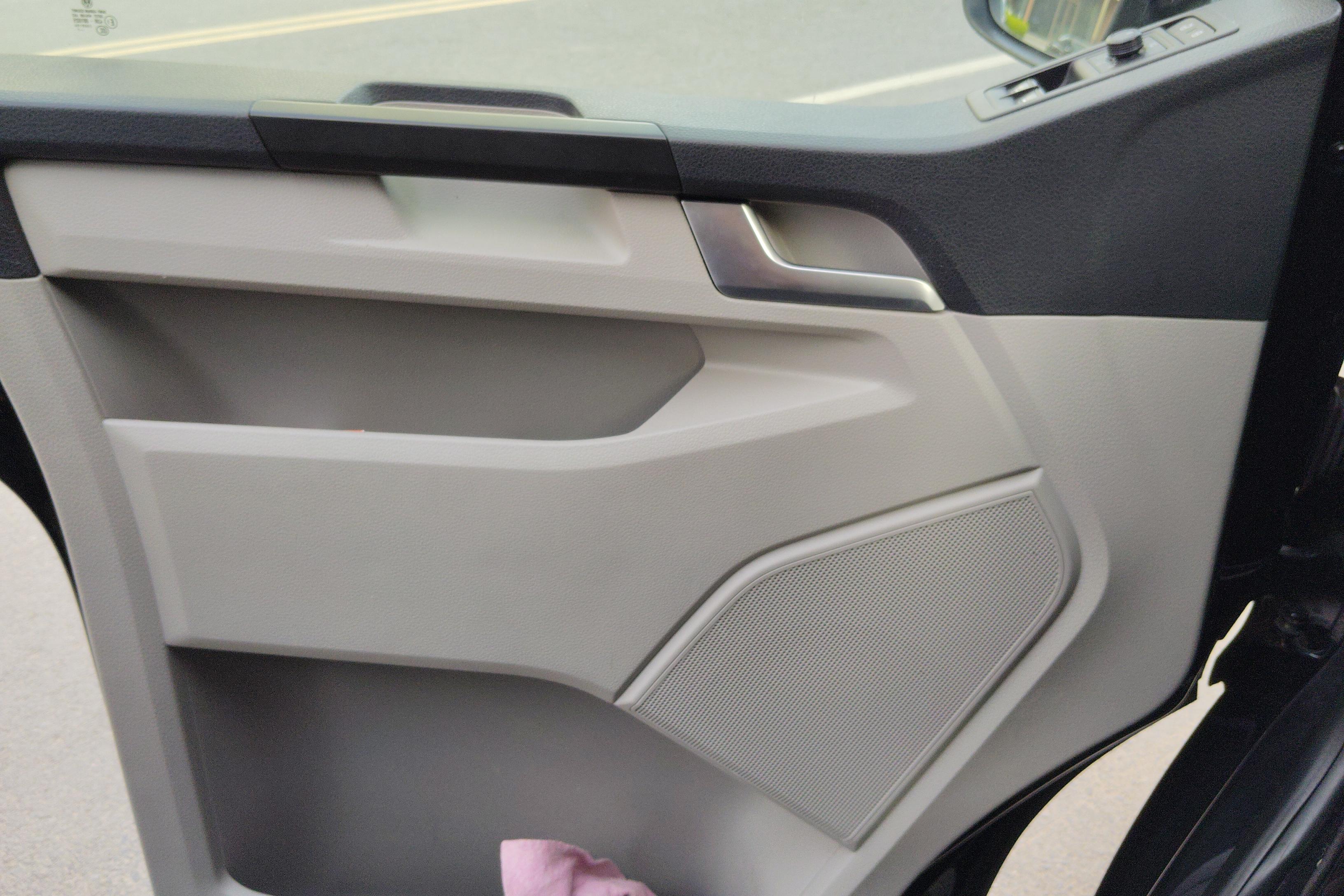 Volkswagen Caravelle 2017 immagine di auto #25