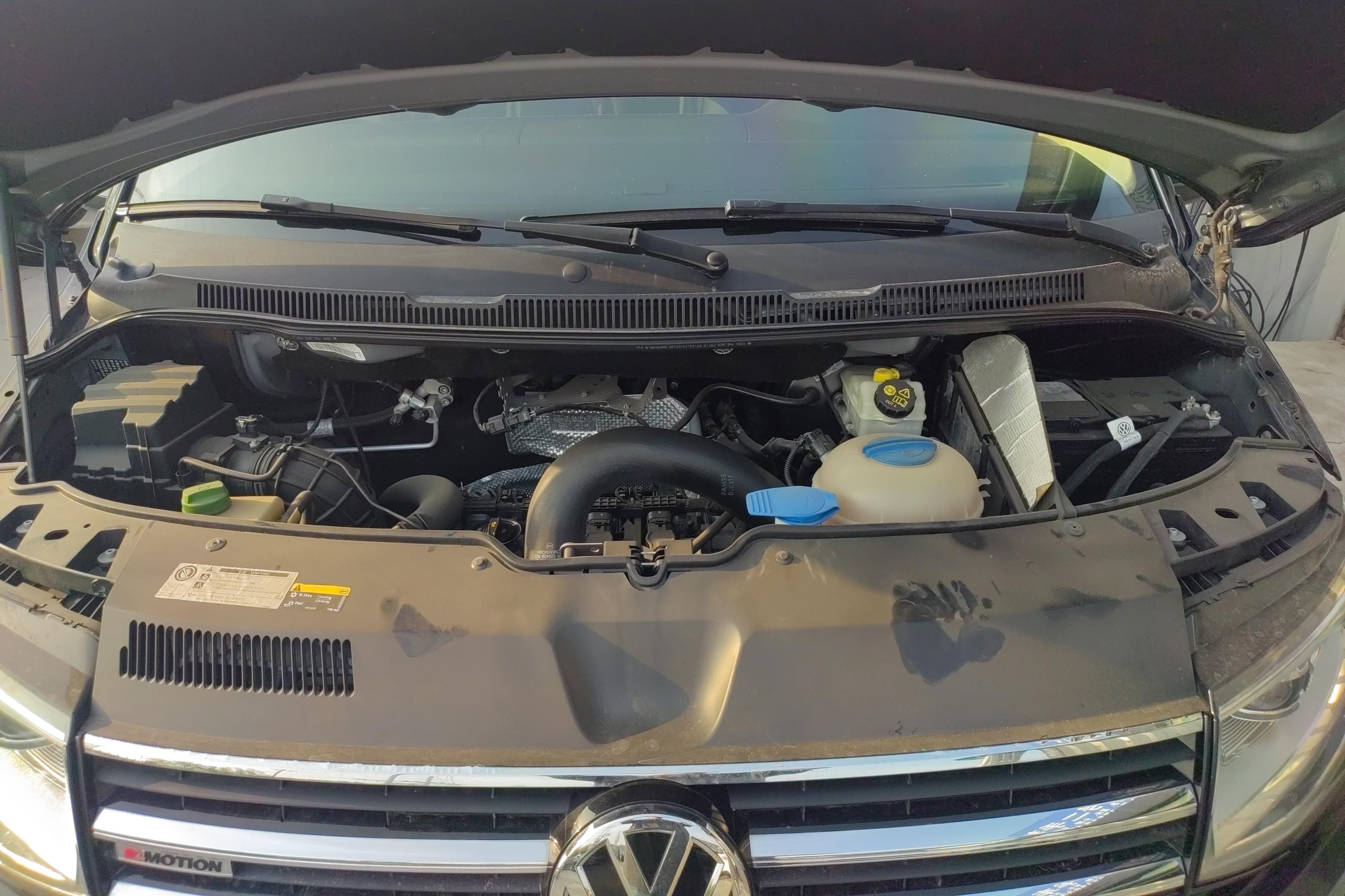 Volkswagen Caravelle 2017 car image #25