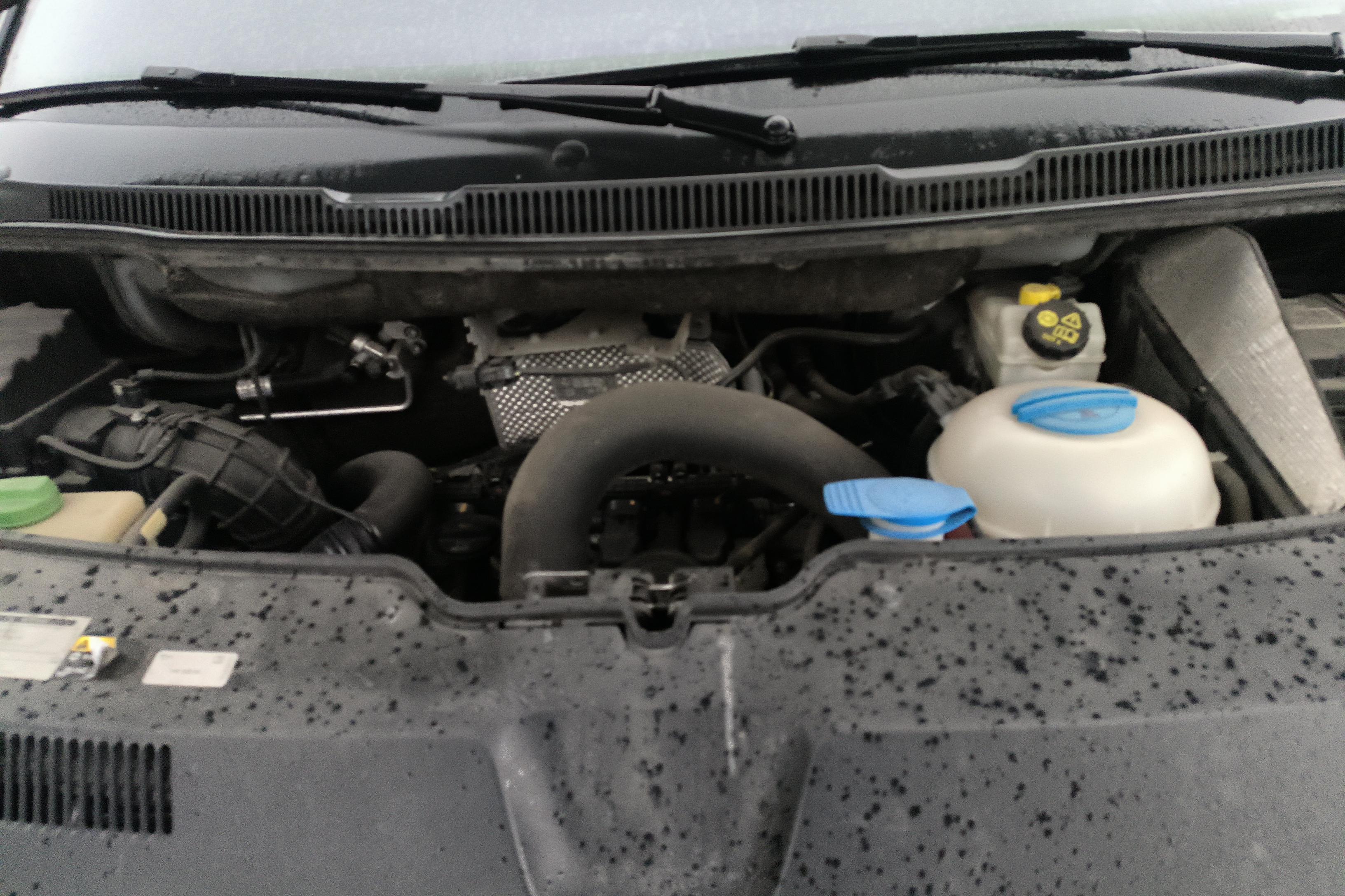 Volkswagen Caravelle 2020 car image #25