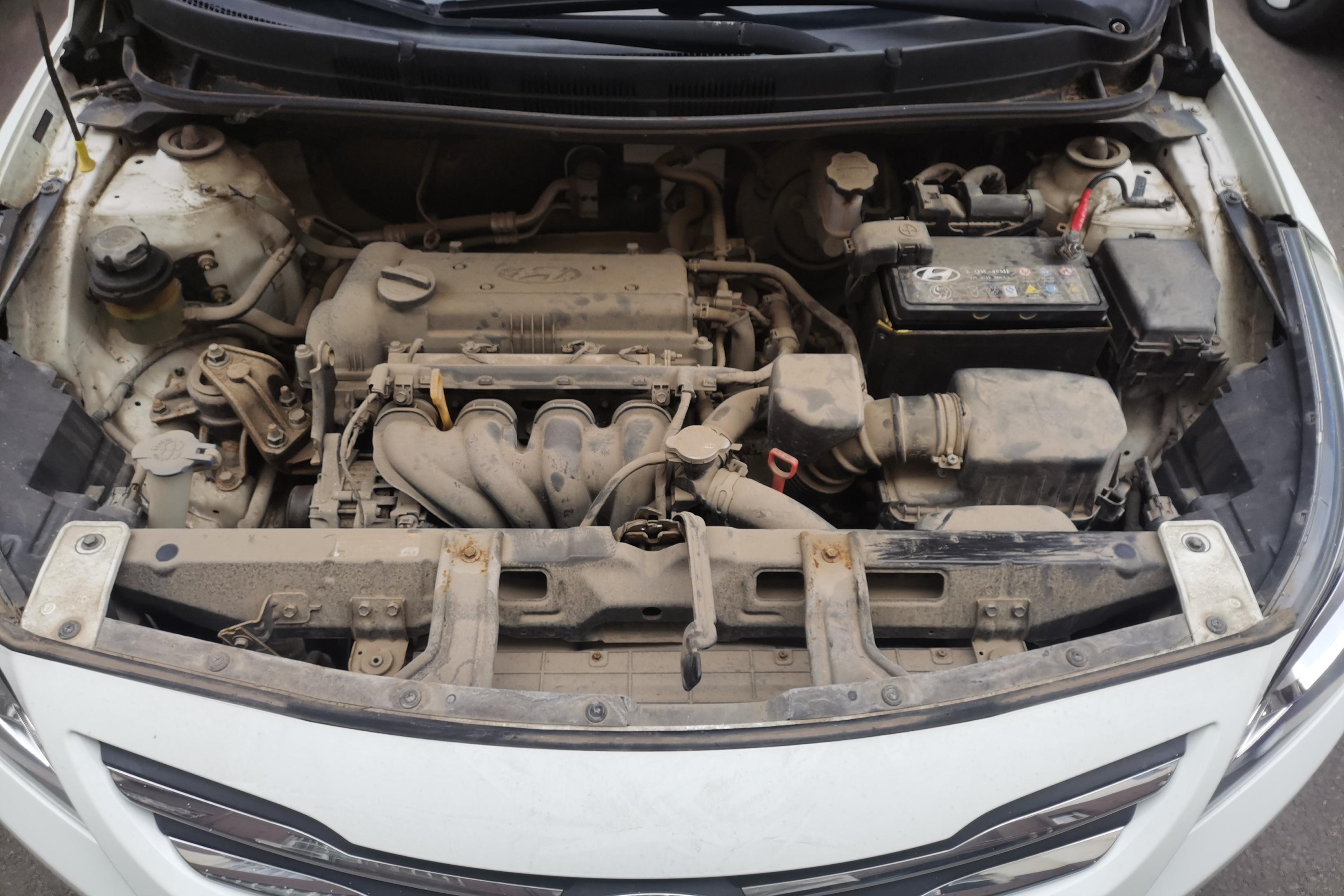 Hyundai Reina 2015 car image #25