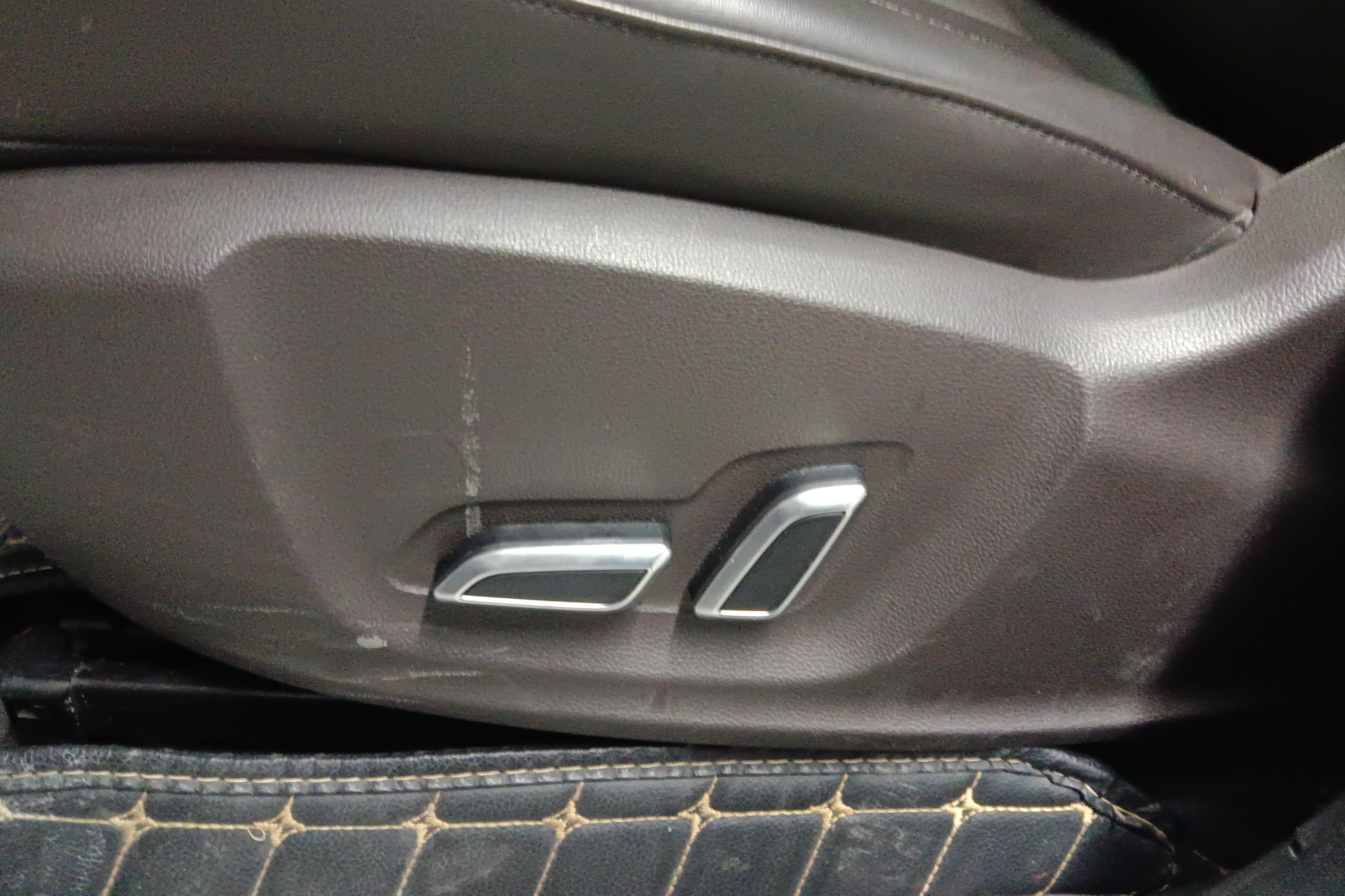 Roewe RX8 2018 изображение автомобиля #25