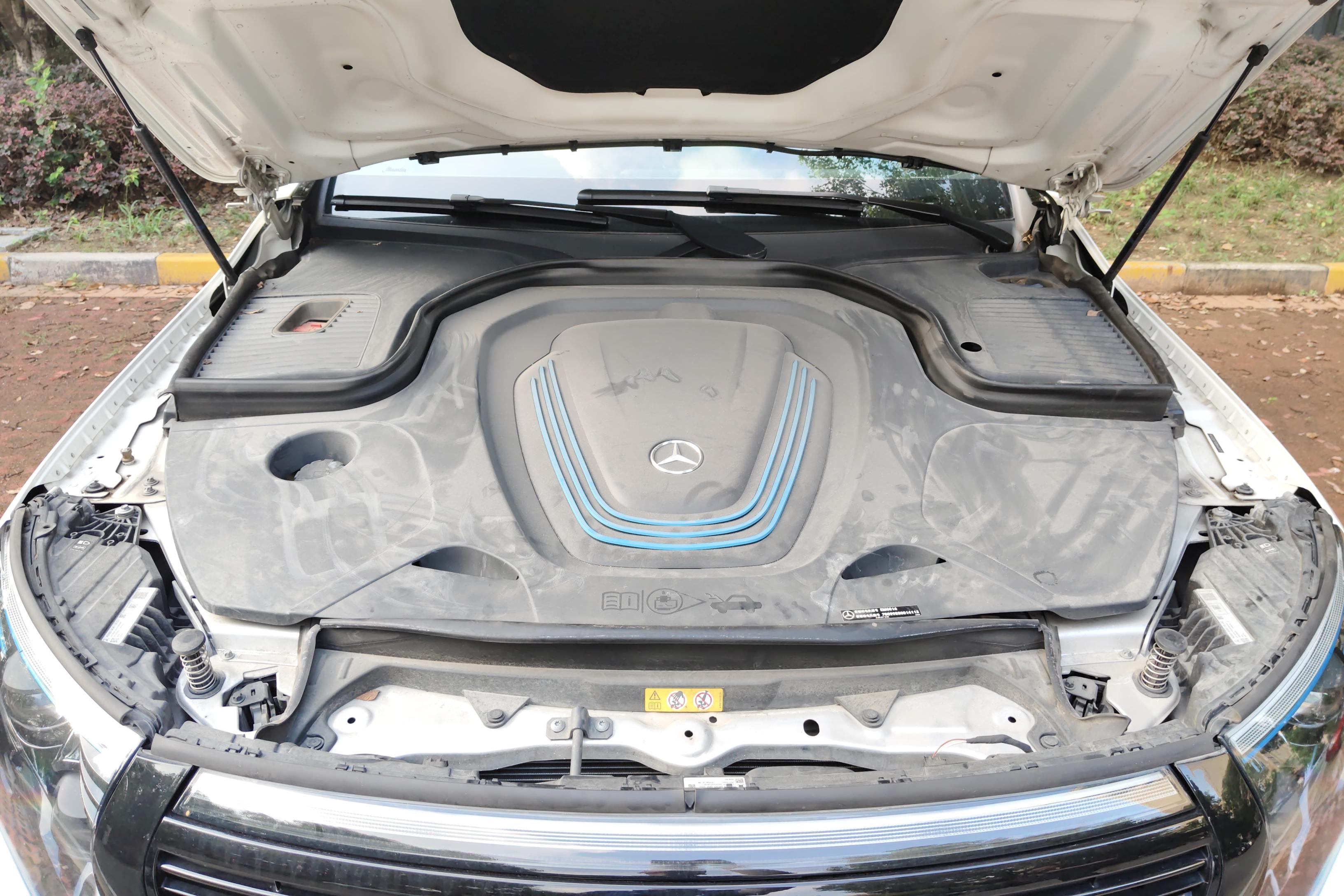 Mercedes-Benz EQC Class 2020 car image #25