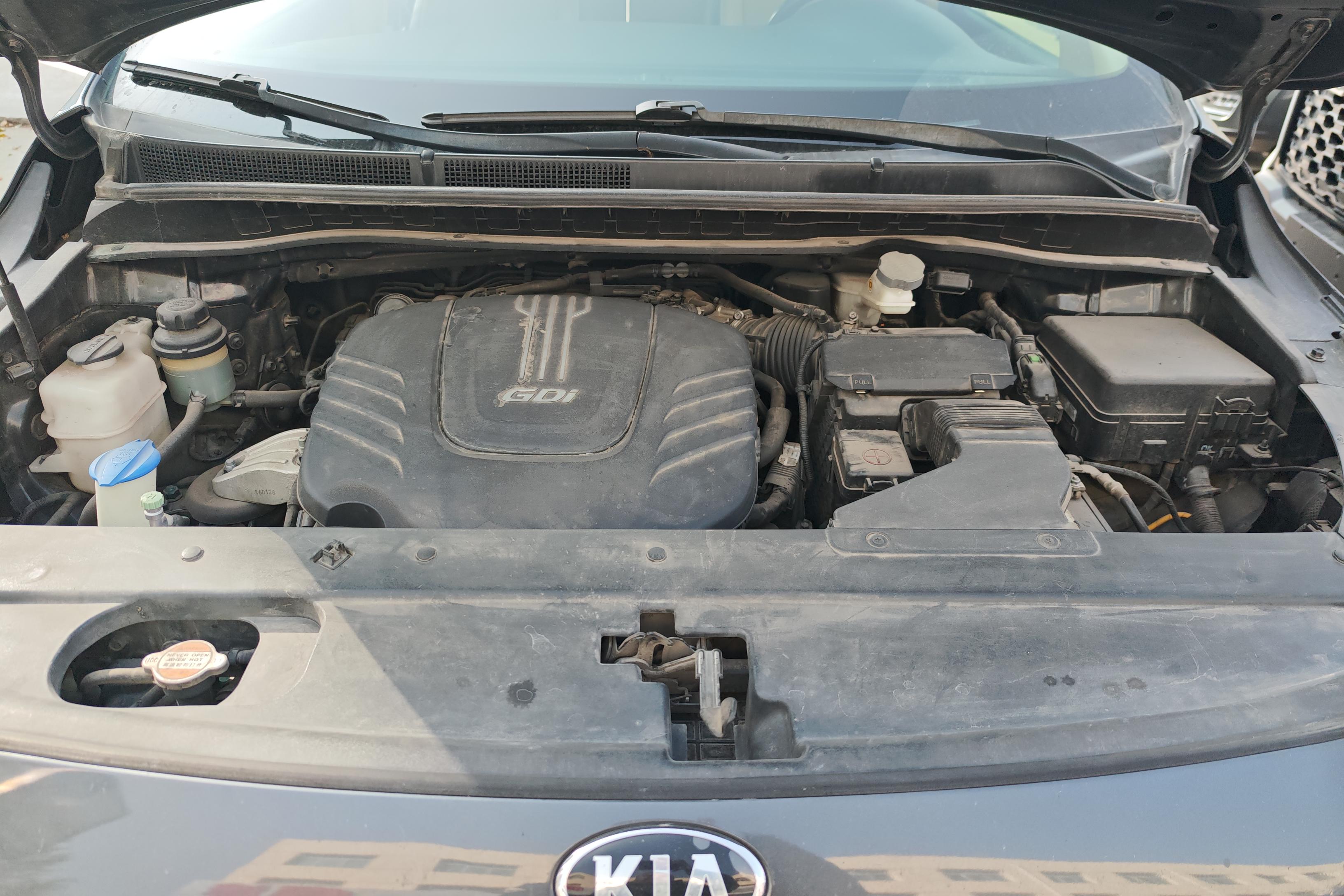 Kia Carnival 2016 immagine di auto #25