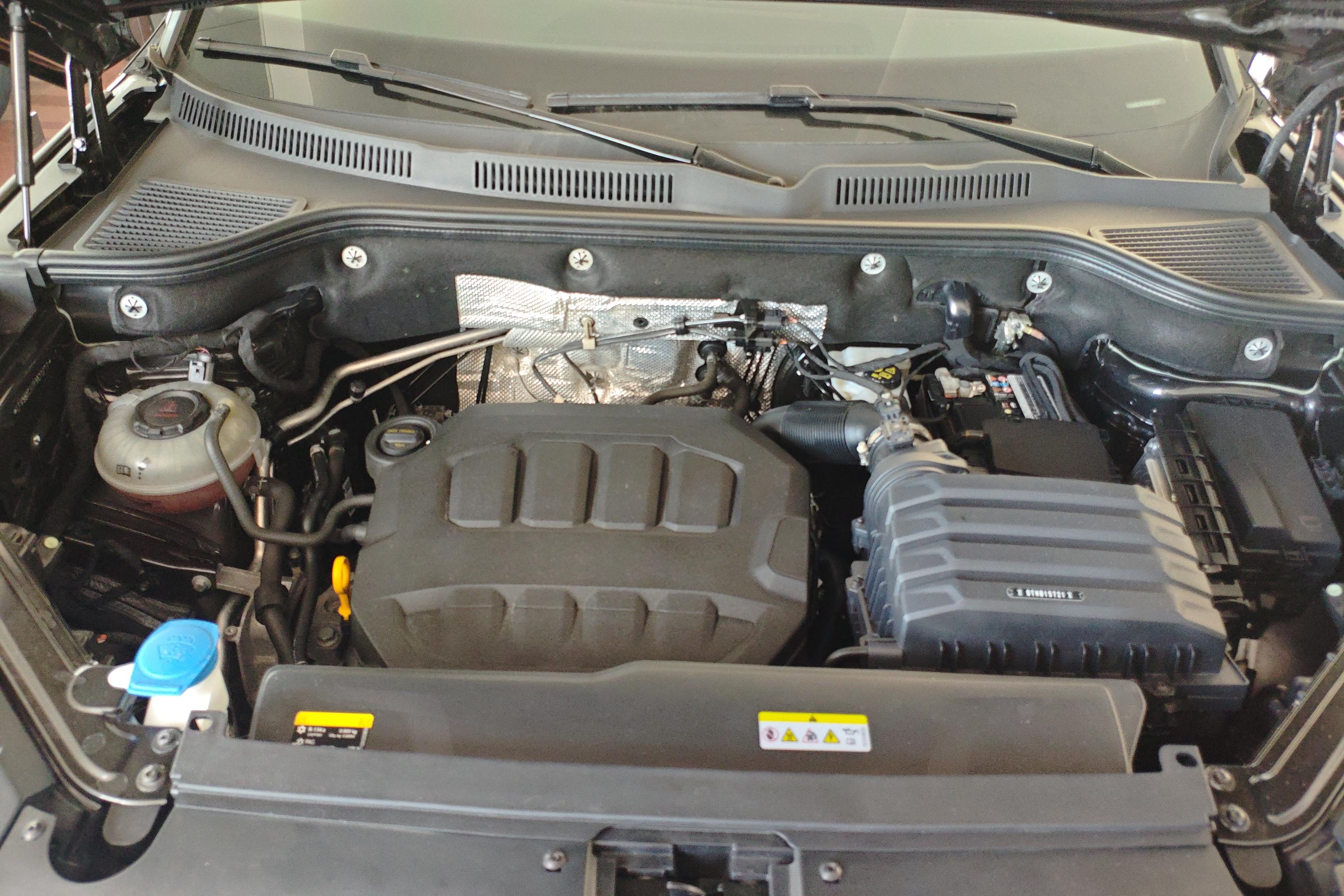 Volkswagen Tavendor 2023 car image #25