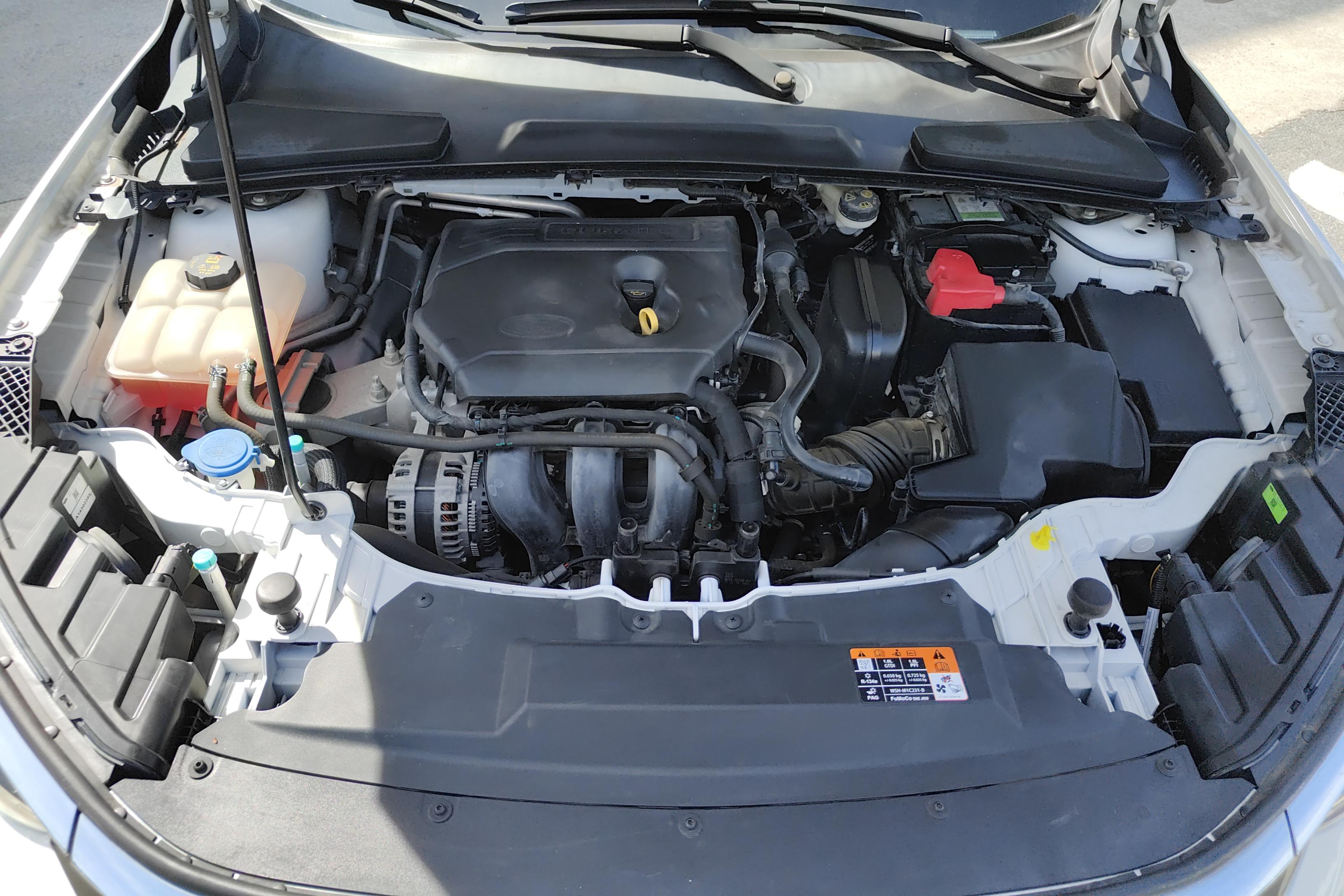 Ford Escort 2022 car image #25