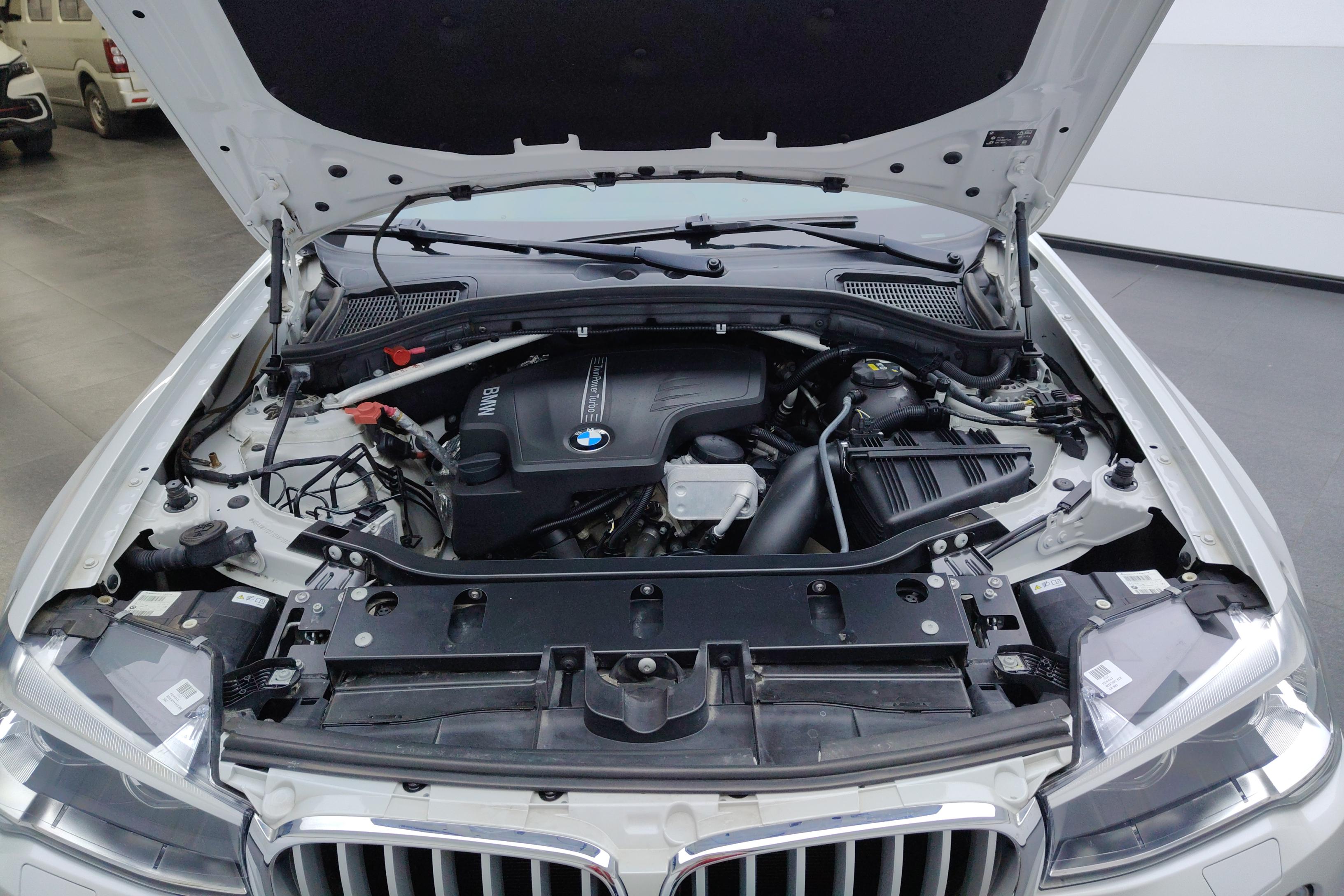 BMW X4 M40i 2018 #25 BMW X4 M40i 2018 car image #25