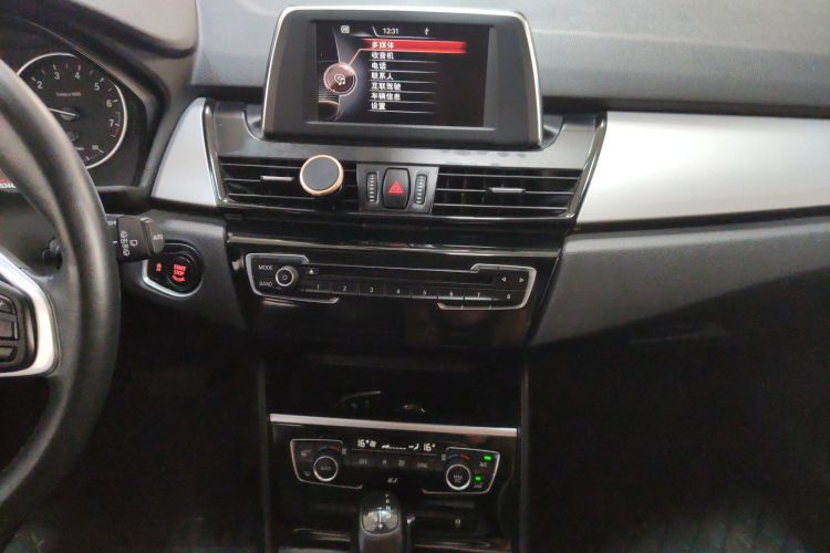 BMW 2 Series Gran Tourer 2015 car image #25