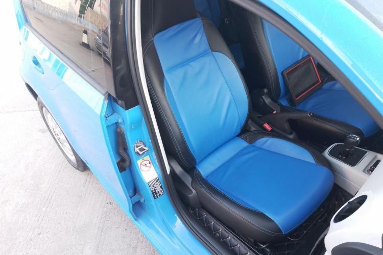 Volkswagen up! 2016 immagine di auto #25