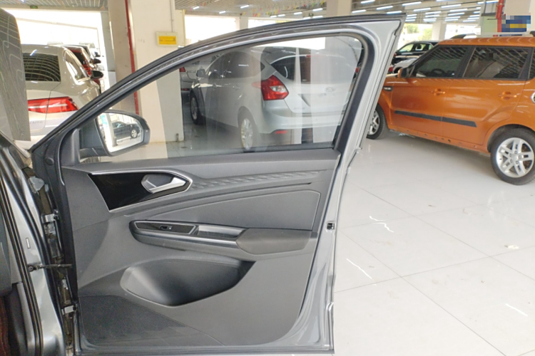 VS5 2021 image de voiture #25